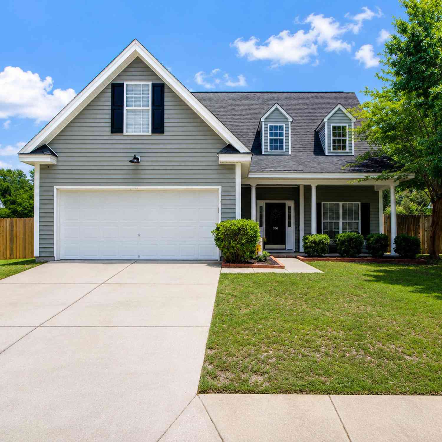 Homes For Sale - 200 Equinox Circle<br/> Ladson, SC 29456