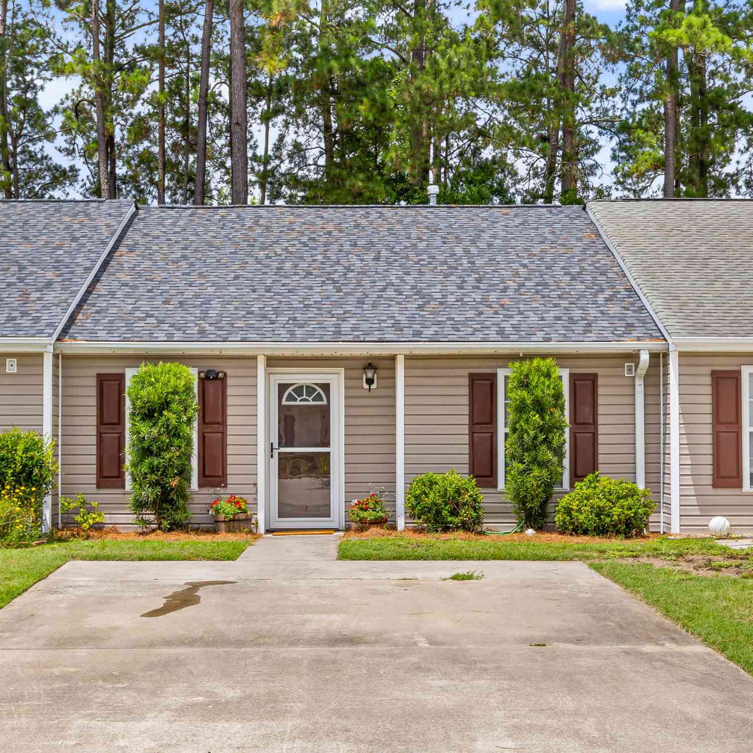 Townhouse For Sale - 1645 Dexter Lane<br/> Charleston, SC 29412