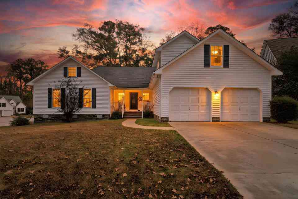 Homes For Sale - 1016 Maidstone Drive<br/> Summerville, SC 29483