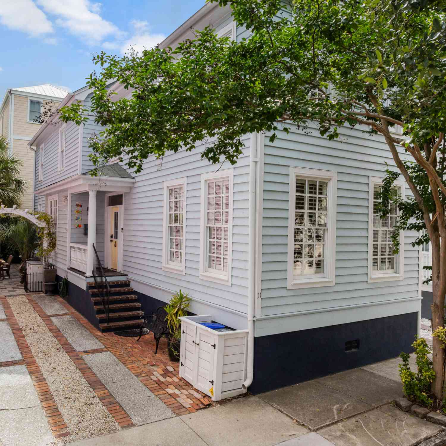 Homes For Sale - 11 Felix Street<br/> Charleston, SC 29403