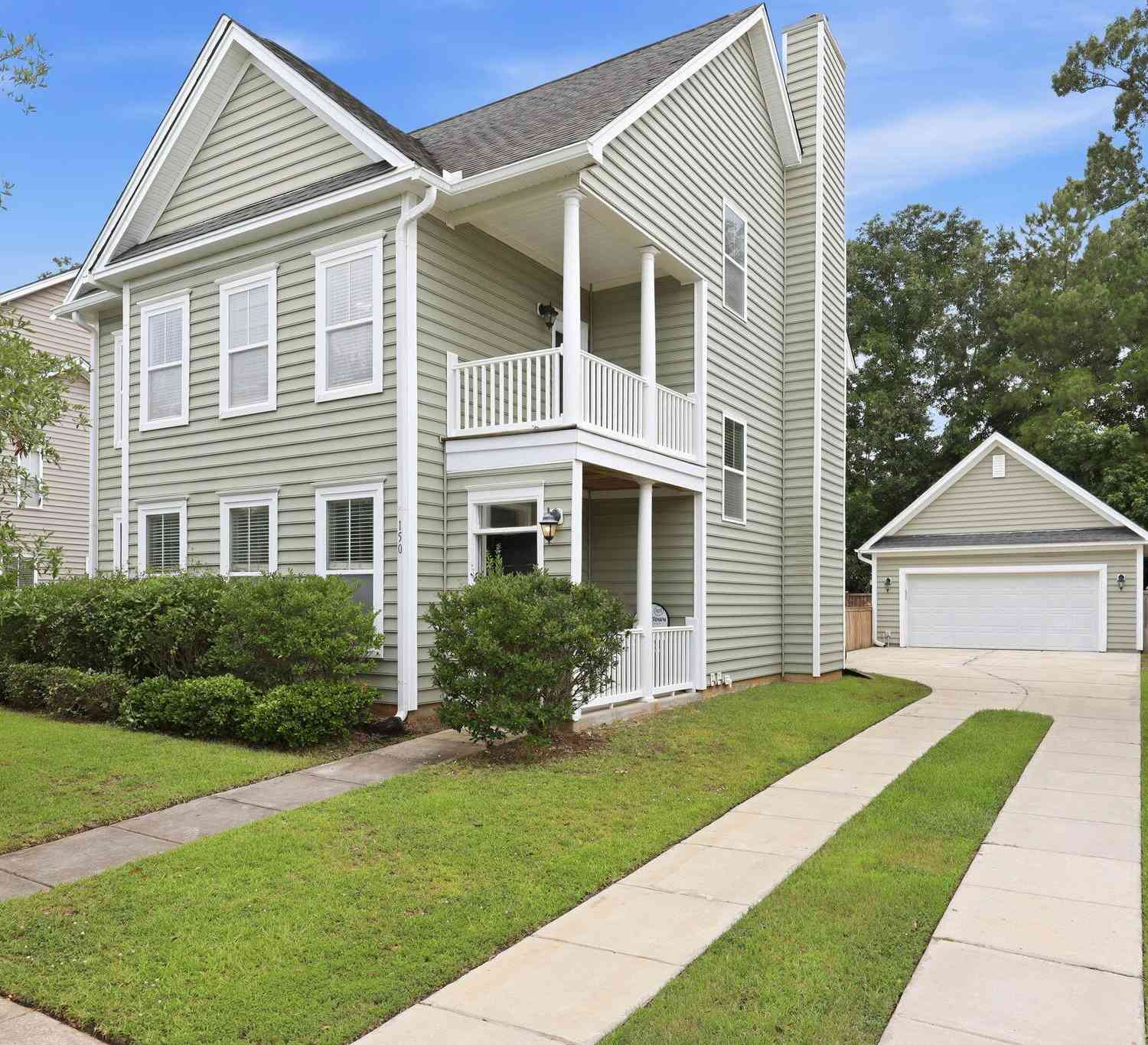 Homes For Sale - 150 Pavilion Street<br/> Summerville, SC 29483