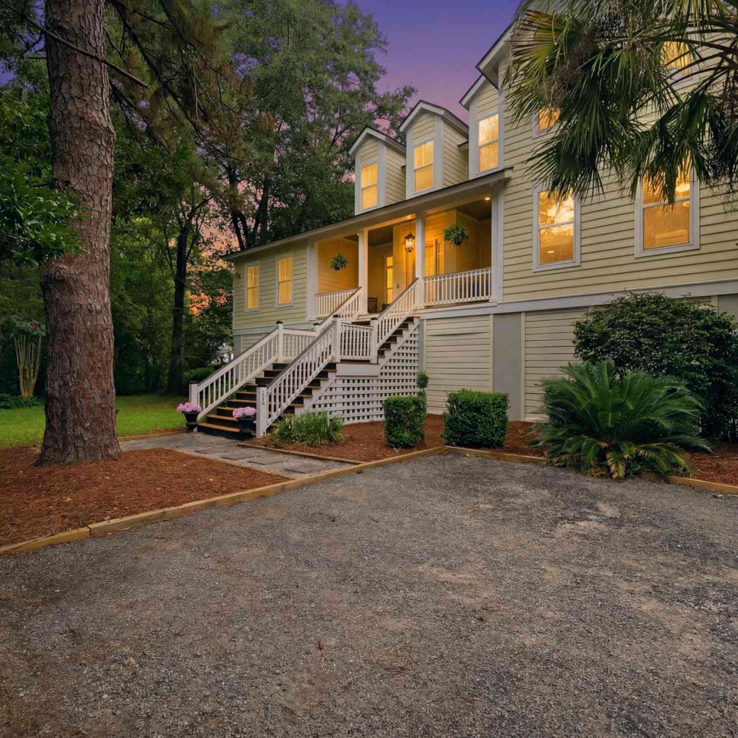Homes For Sale - 206 Clifton Street<br/> Summerville, SC 29483