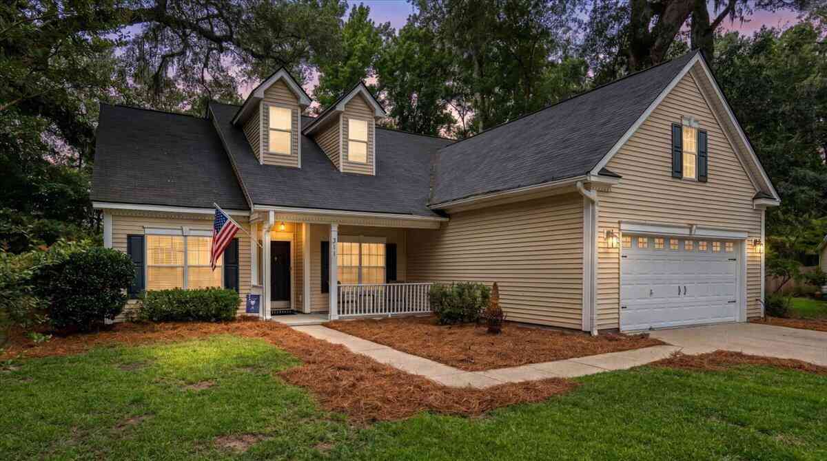 Homes For Sale - 211 Green View Court<br/> Summerville, SC 29485