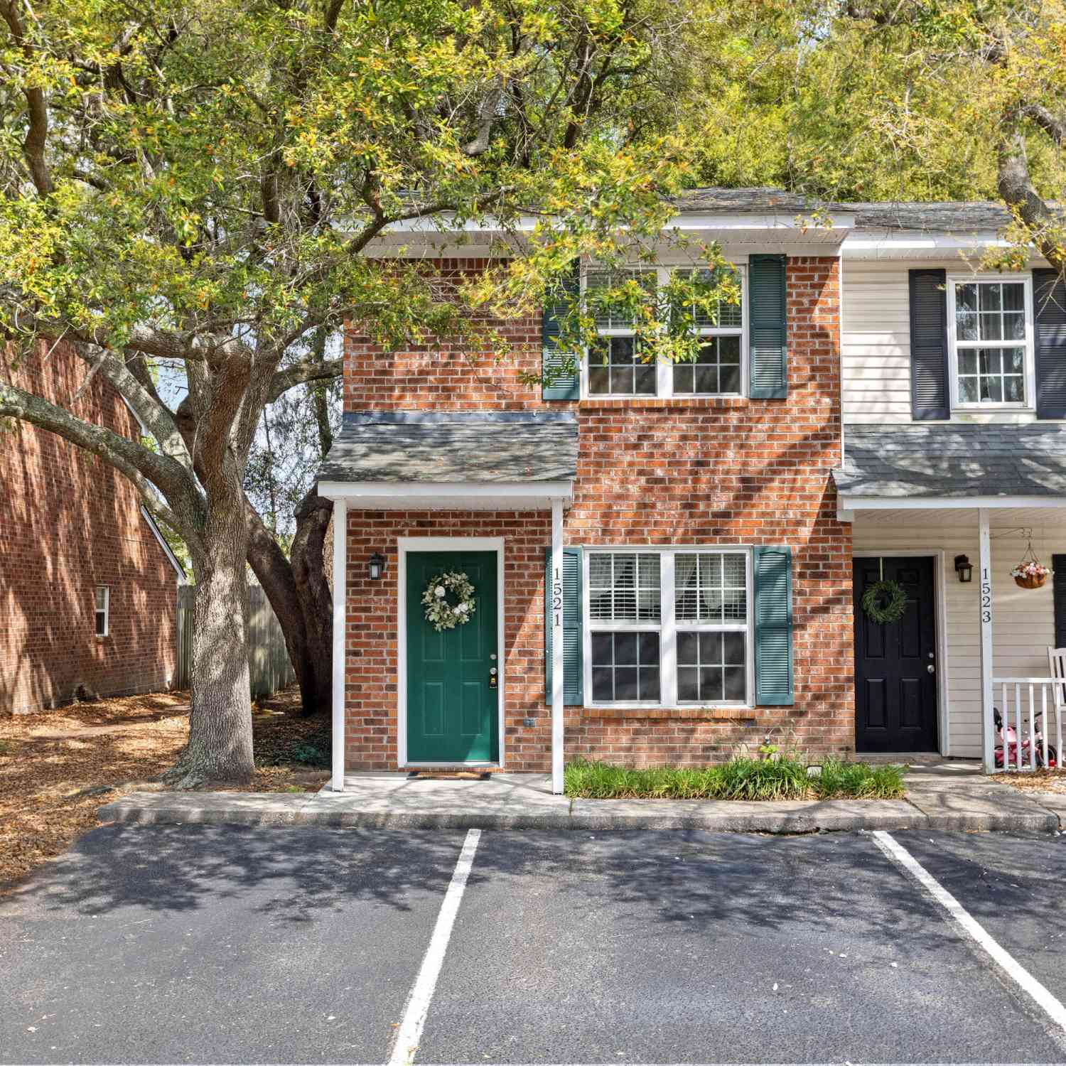 Townhouse For Sale - 1521 Nantahala Boulevard<br/> Mount Pleasant, SC 29464