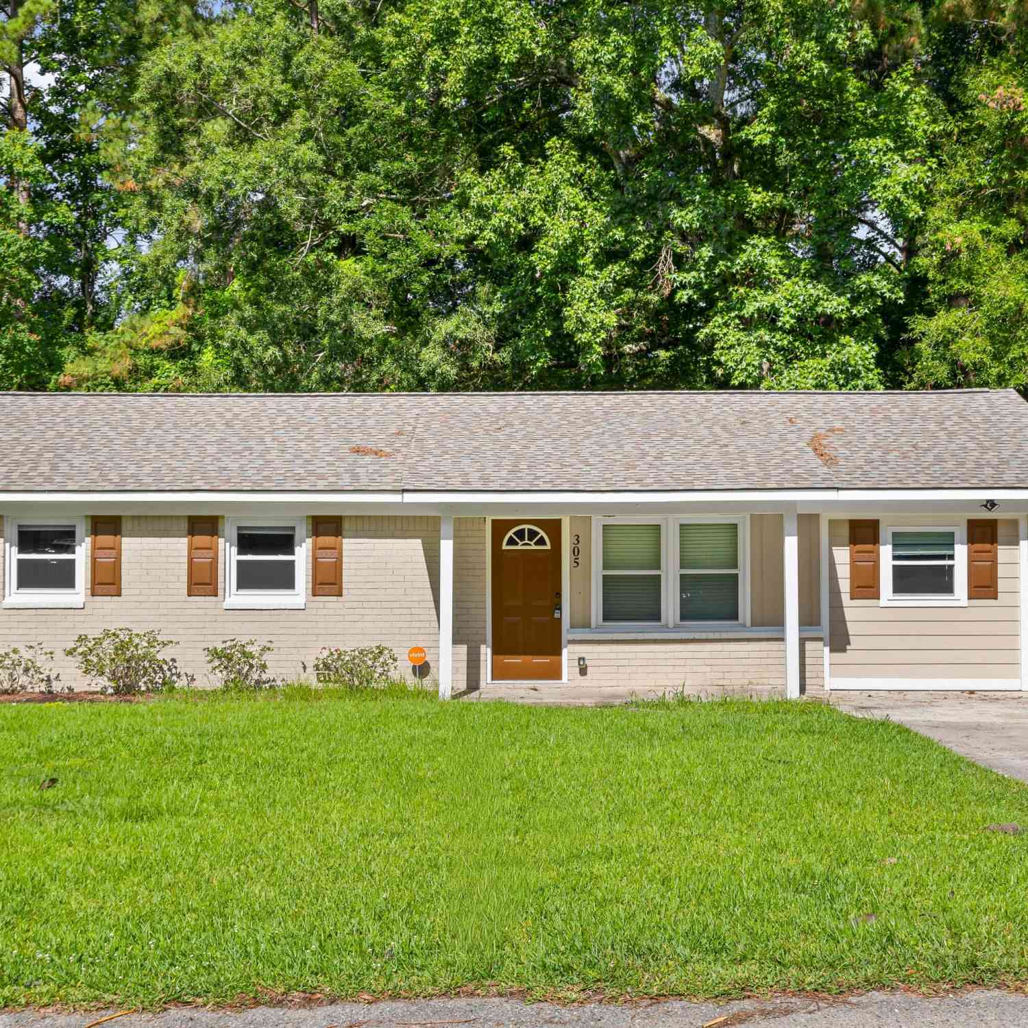 Homes For Sale - 305 Elliott Drive<br/> Ladson, SC 29456