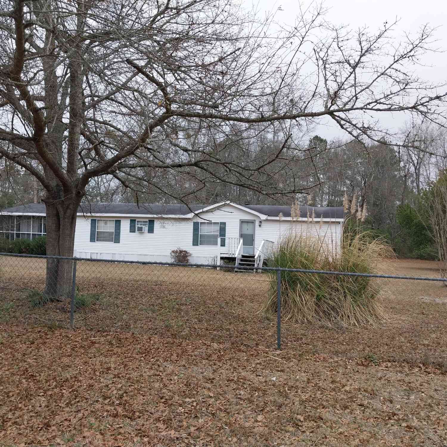 Homes For Sale - 125 Silver Lane<br/> Barnwell, SC 29812