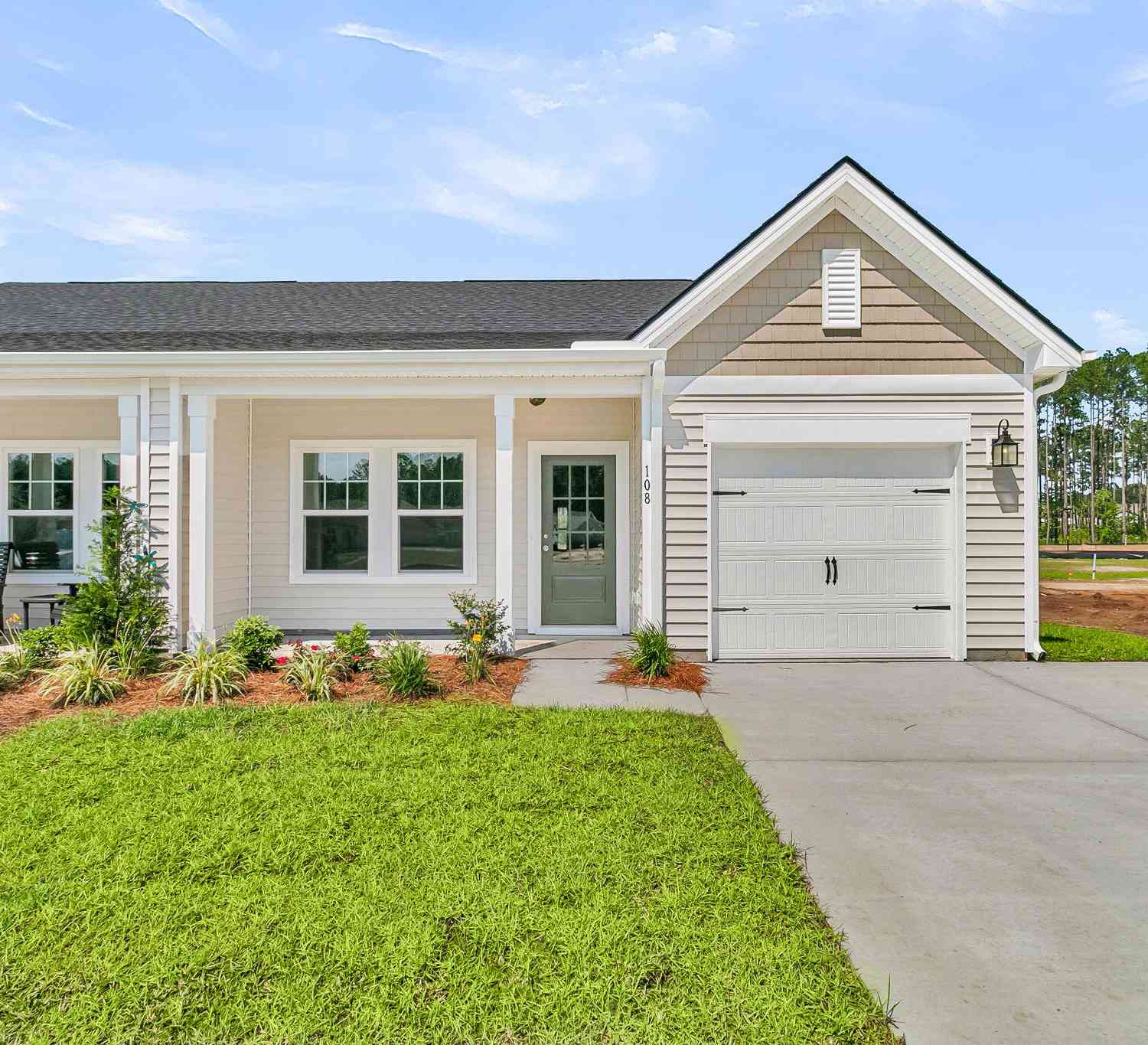 Villa For Sale - 1068 Dusk Drive<br/> Summerville, SC 29486