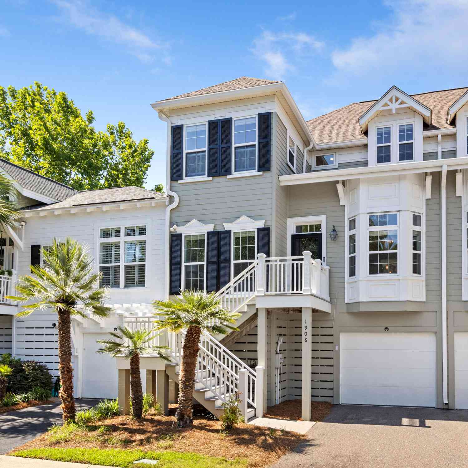 Townhouse For Sale - 1908 English Ivy Court<br/> Mount Pleasant, SC 29464