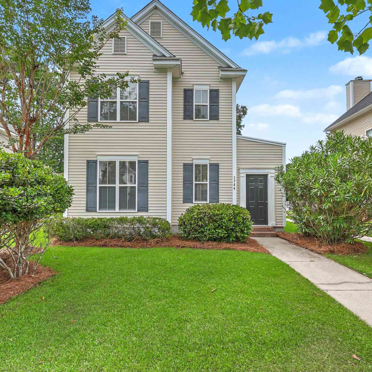 Homes For Sale - 1744 Alan Brooke Drive<br/> Mount Pleasant, SC 29466