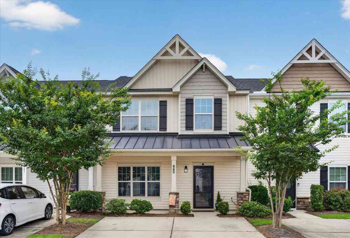 Townhouse For Sale - 259 Swallowtail Lane<br/> Goose Creek, SC 29445