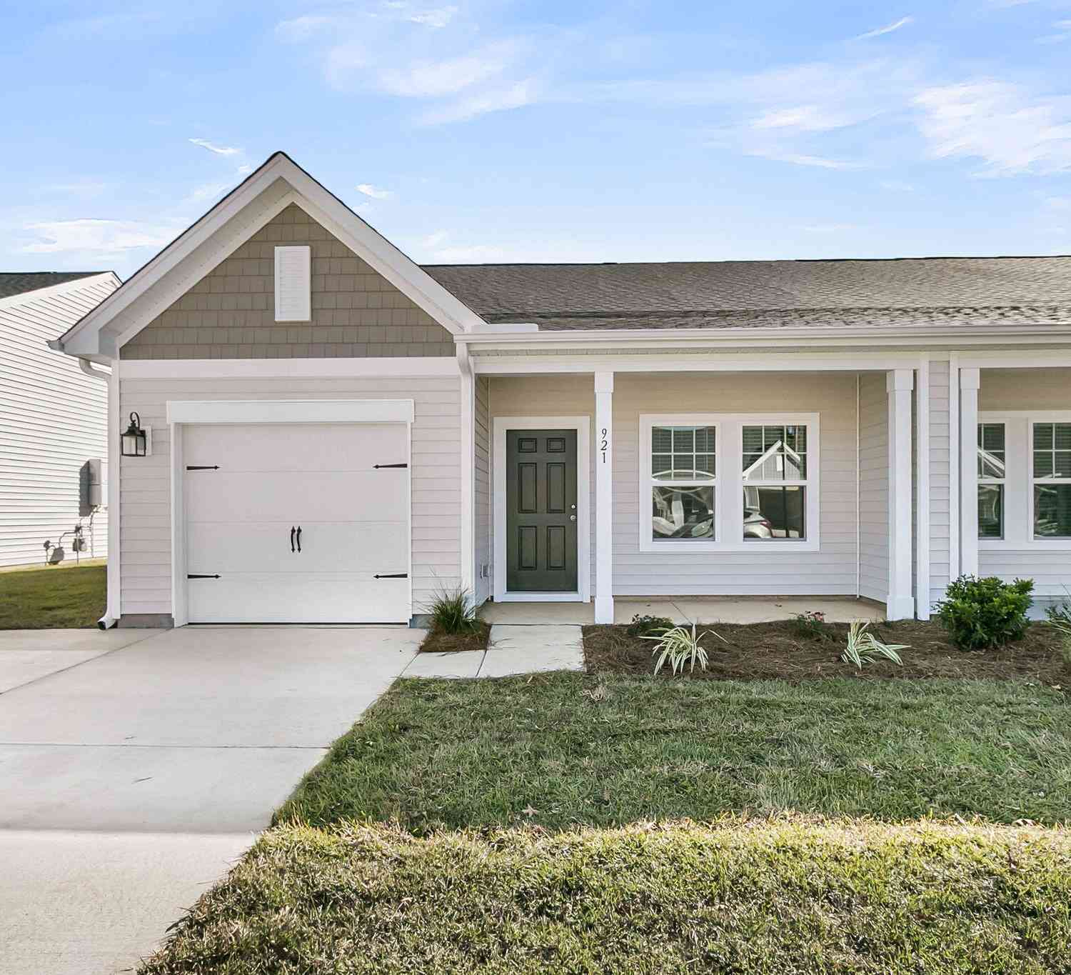 Villa For Sale - 1064 Dusk Drive<br/> Summerville, SC 29486