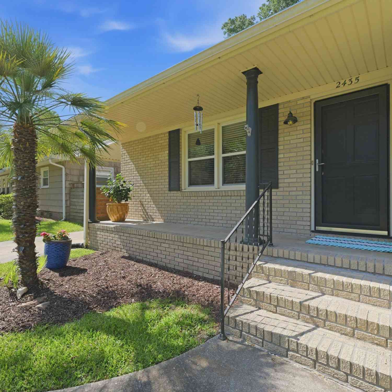 Homes For Sale - 2435 Lantern Street<br/> Charleston, SC 29414