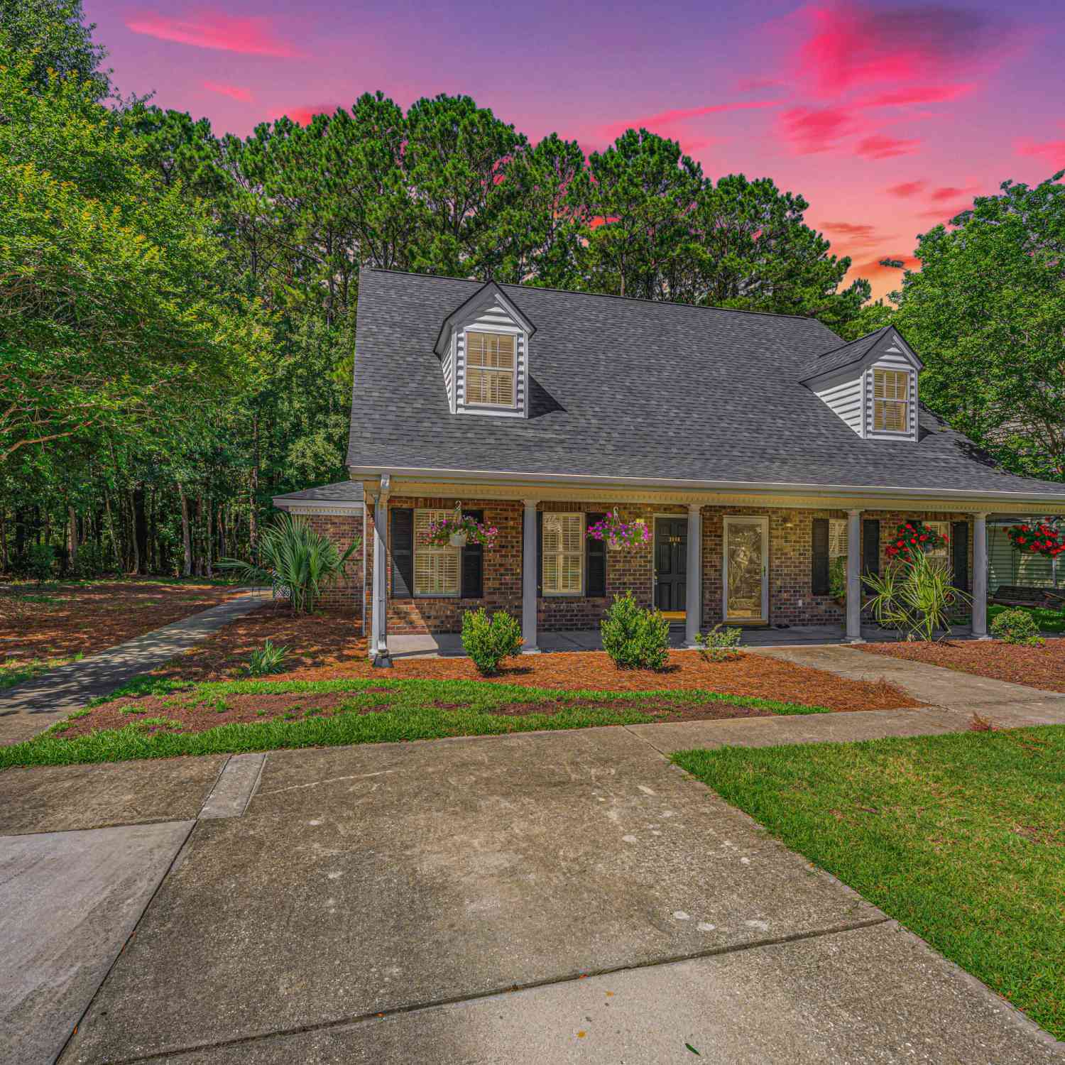 Townhouse For Sale - 2080 Kings Gate Lane<br/> Mount Pleasant, SC 29466