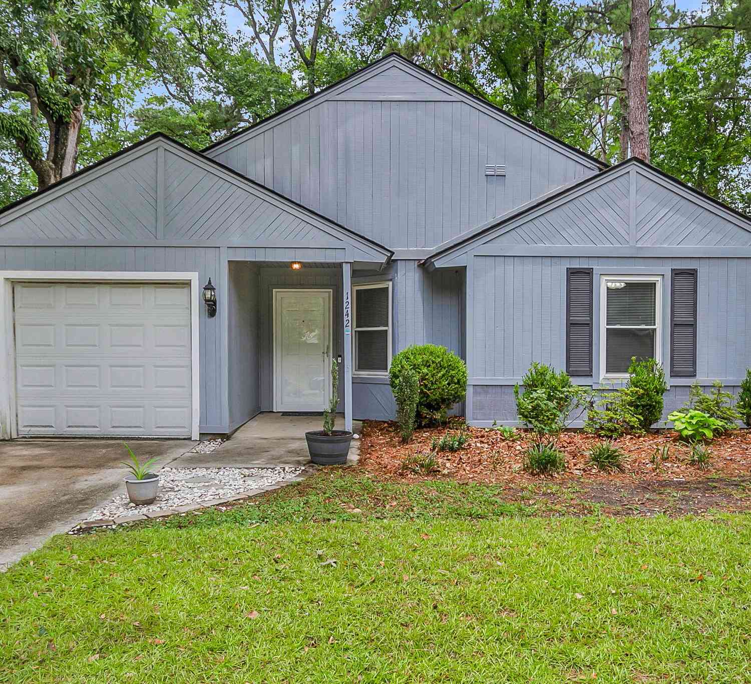 Homes For Sale - 1242 Maryland Drive<br/> Ladson, SC 29456