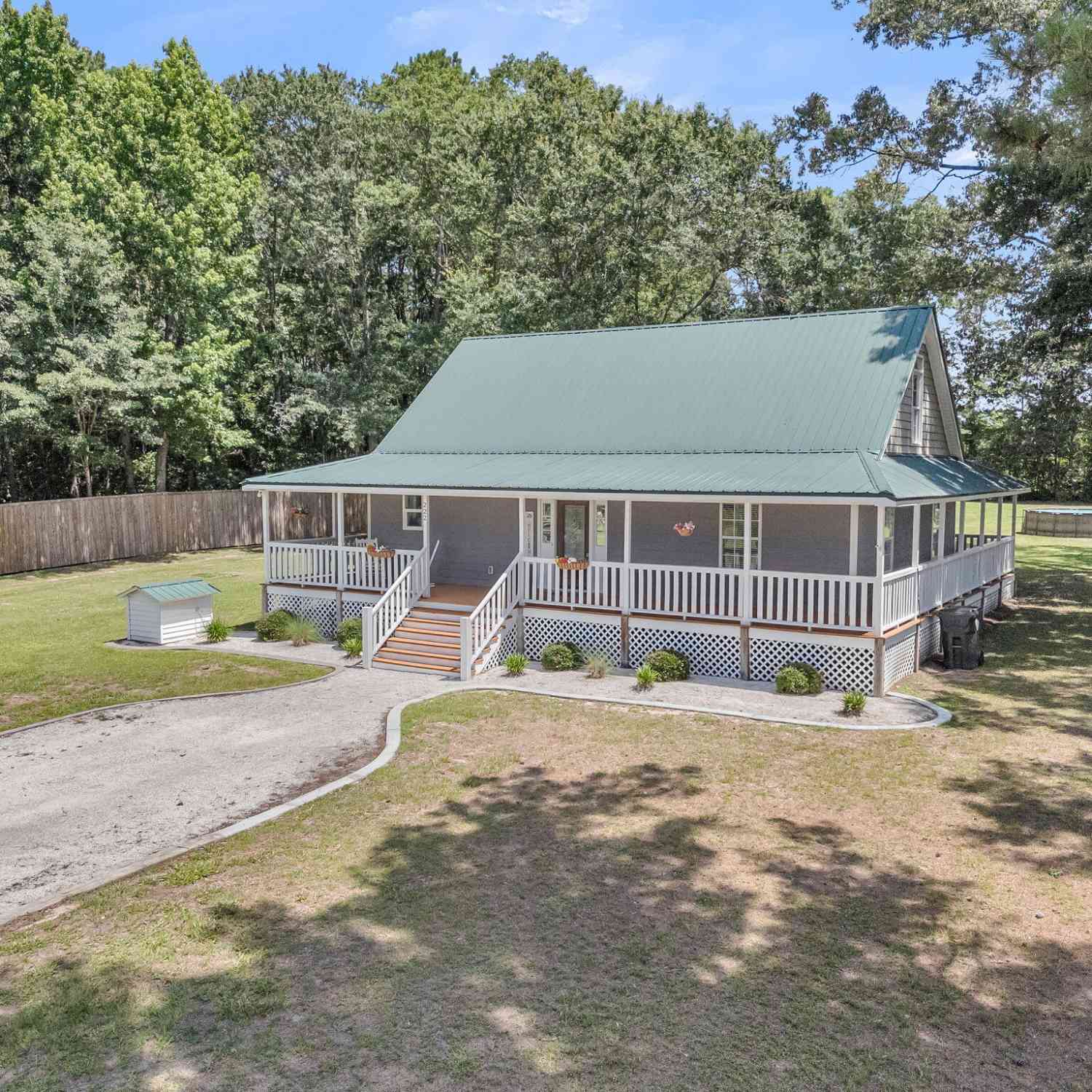 Homes For Sale - 222 Buckeye Lane<br/> Summerville, SC 29486