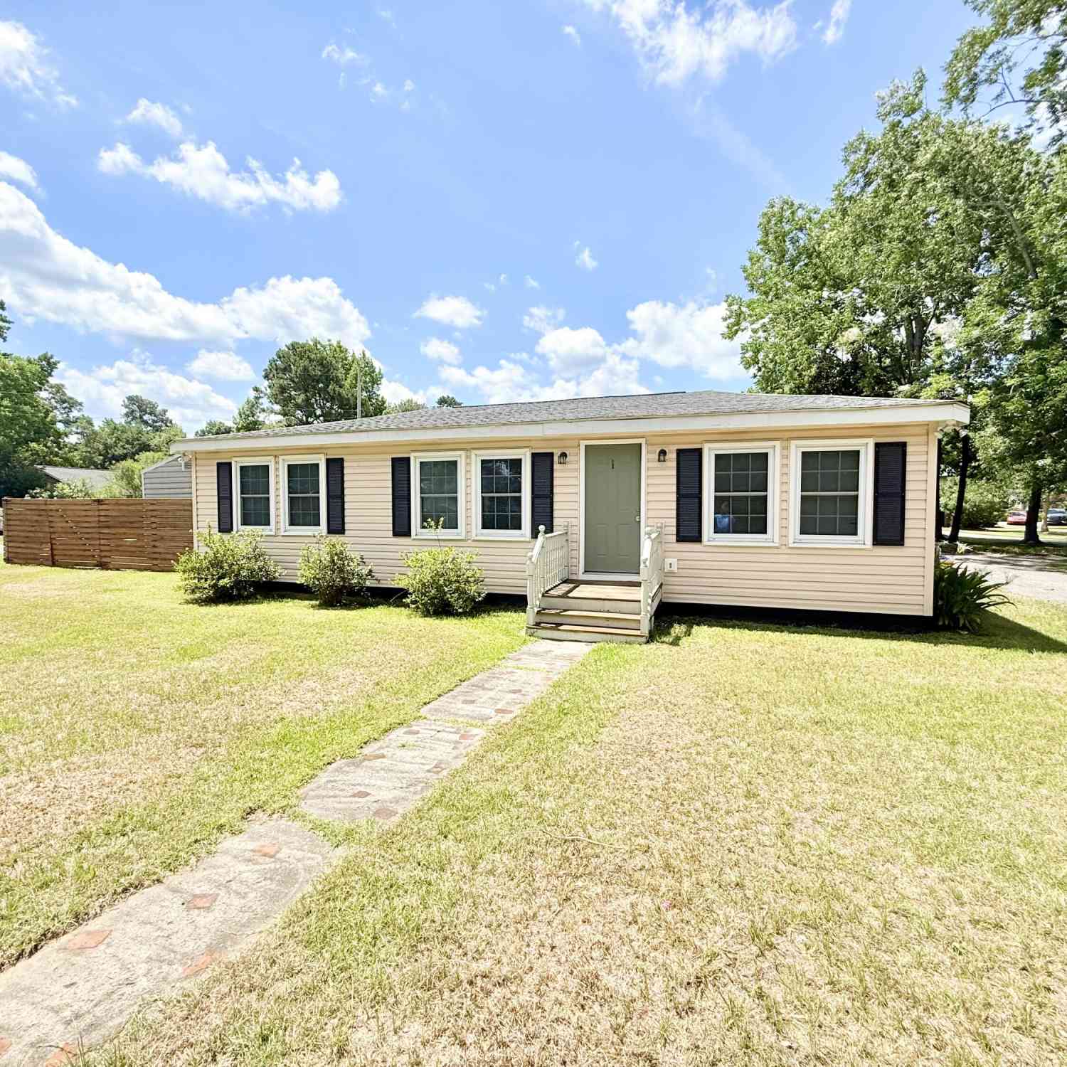 Homes For Sale - 201 Heatley Street<br/> Moncks Corner, SC 29461