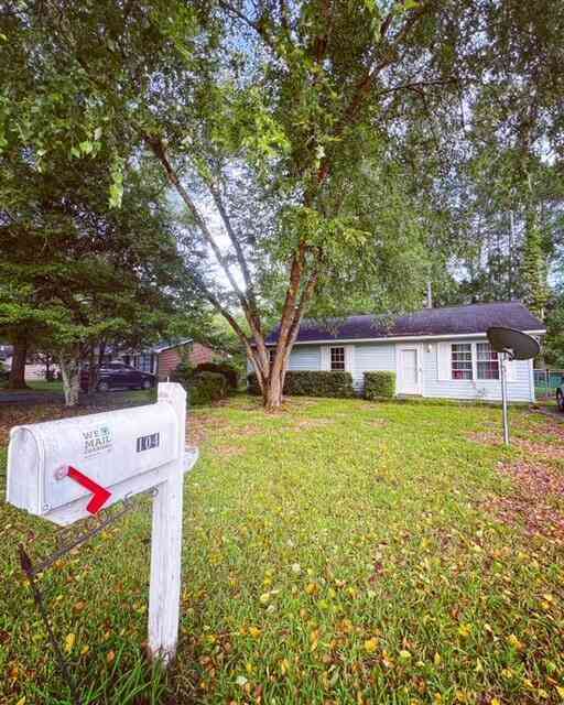 Homes For Rent - 104 Stephen Court<br/> Summerville, SC 29483