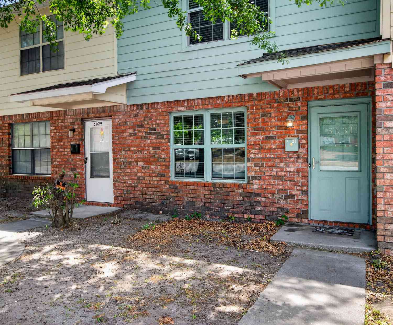 Townhouse For Sale - 5031 Chateau Avenue<br/> Charleston County, North Charleston, SC 29405
