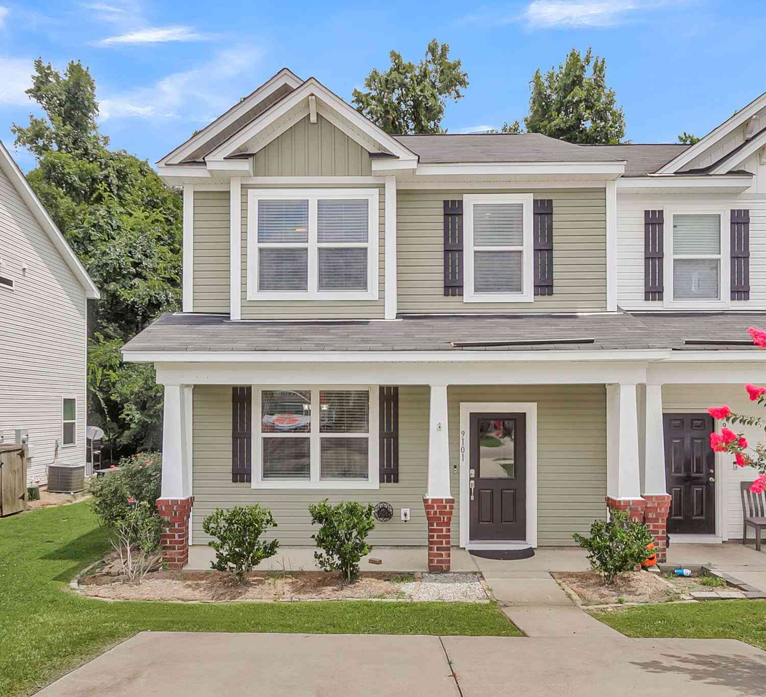 Townhouse For Sale - 9101 Parlor Drive<br/> Ladson, SC 29456