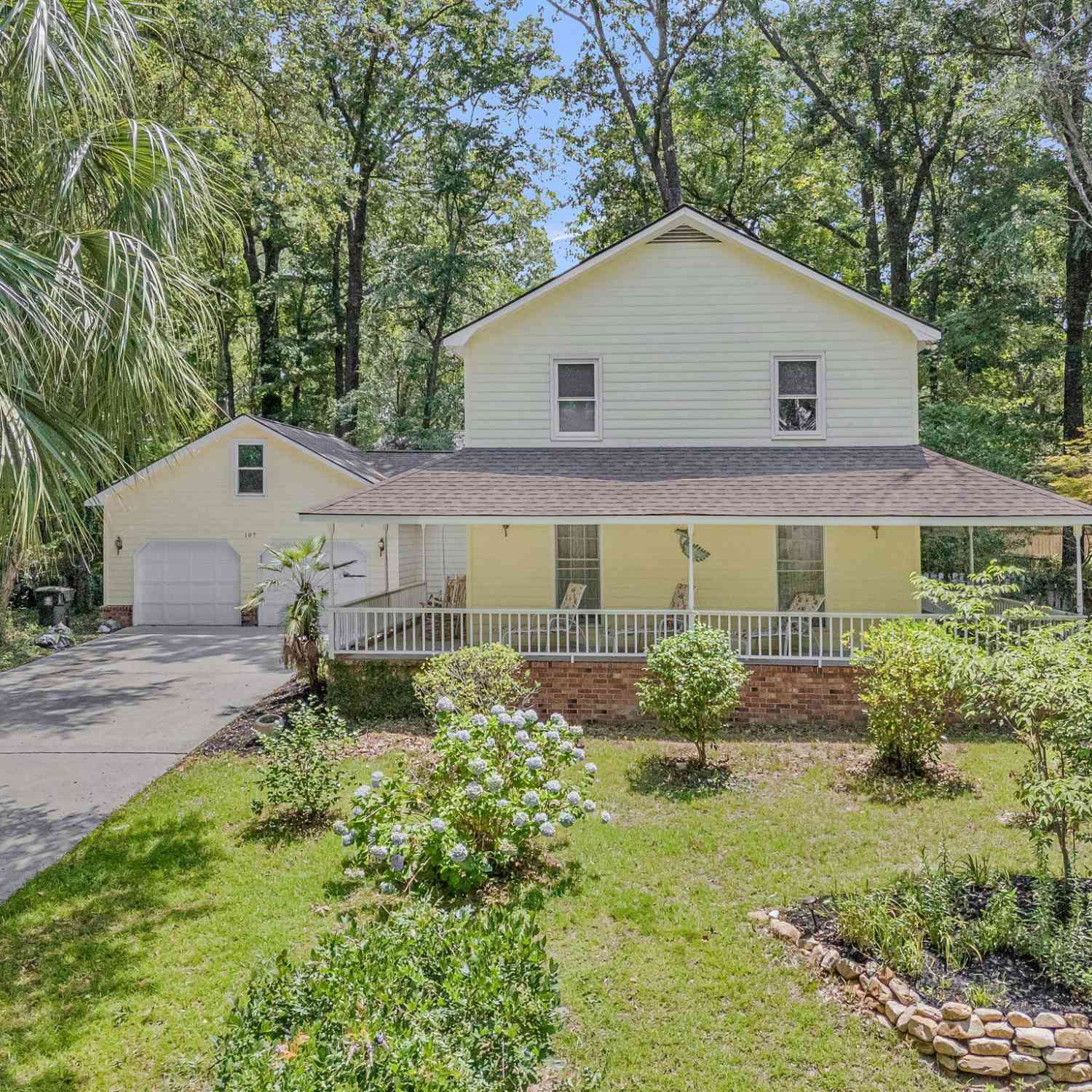 Homes For Sale - 107 Westminster Avenue<br/> Summerville, SC 29485