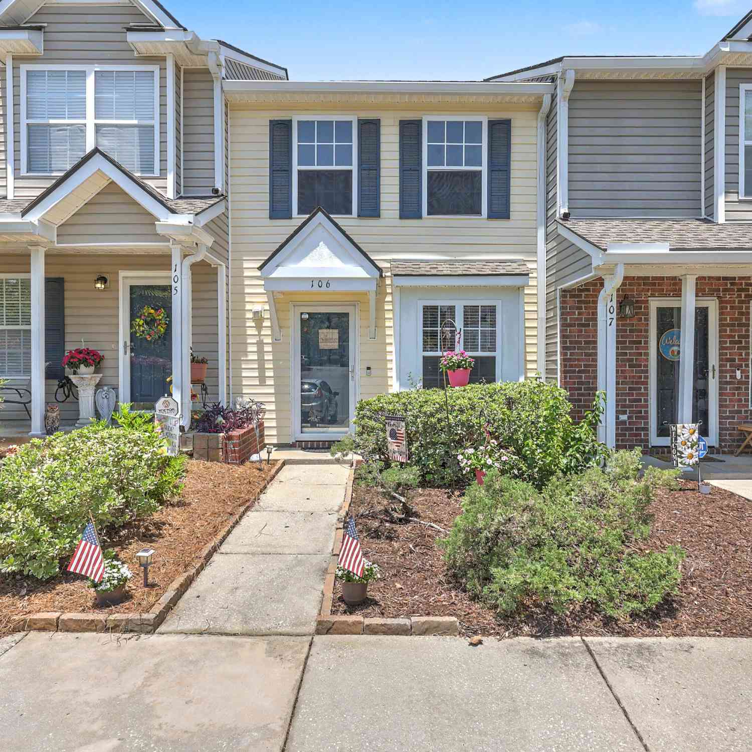 Townhouse For Sale - 106 Macy Circle<br/> Berkeley County, Goose Creek, SC 29445
