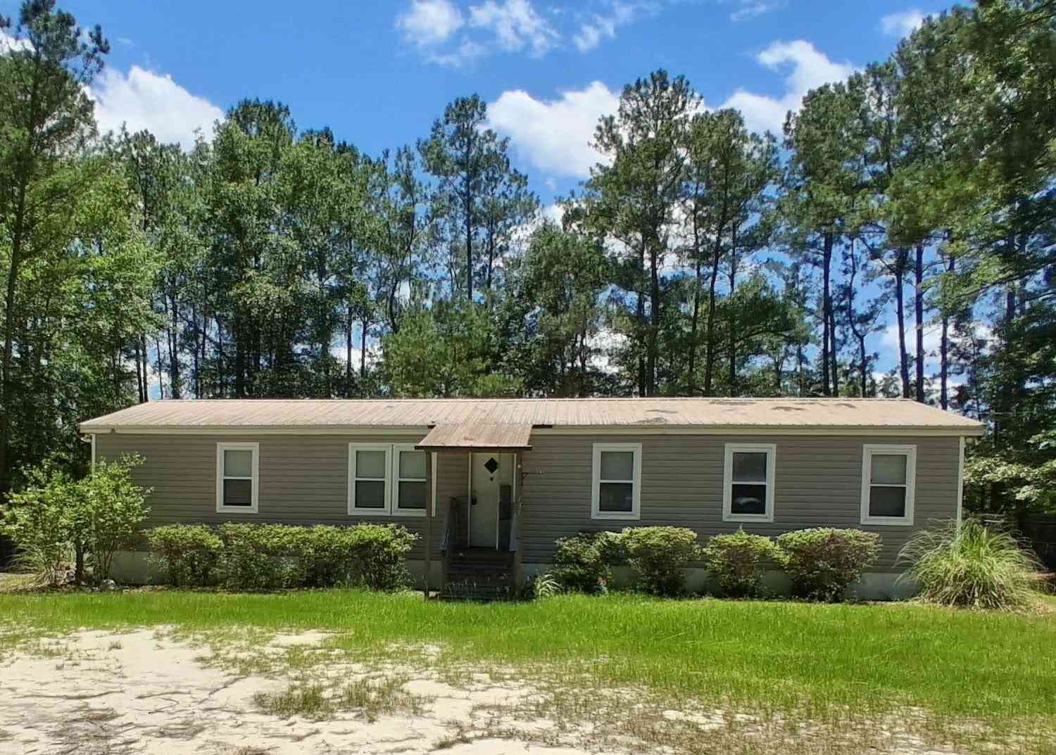 Homes For Sale - 139 Speedway Court<br/> Saint Matthews, SC 29135