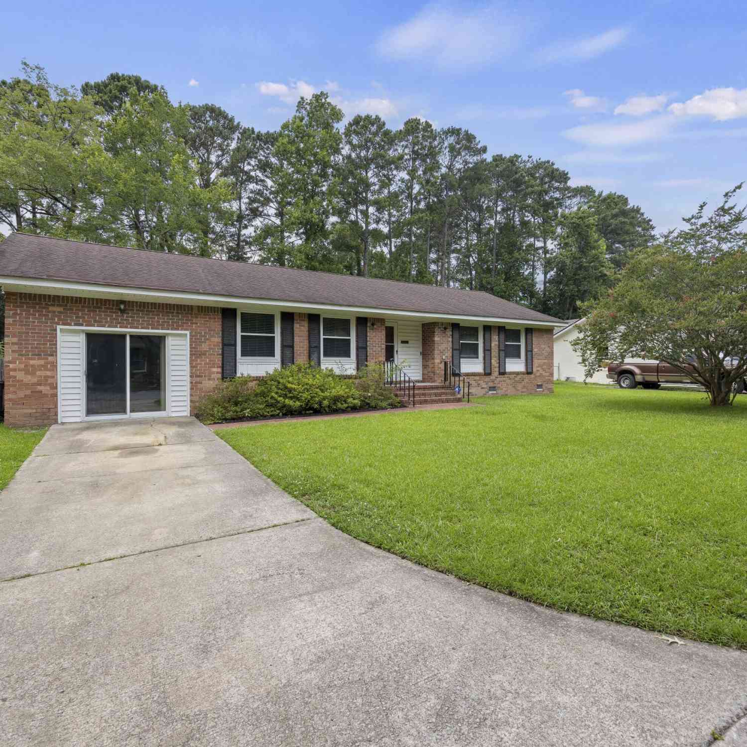 Homes For Rent - 115 Cynthia Lane<br/> Summerville, SC 29485