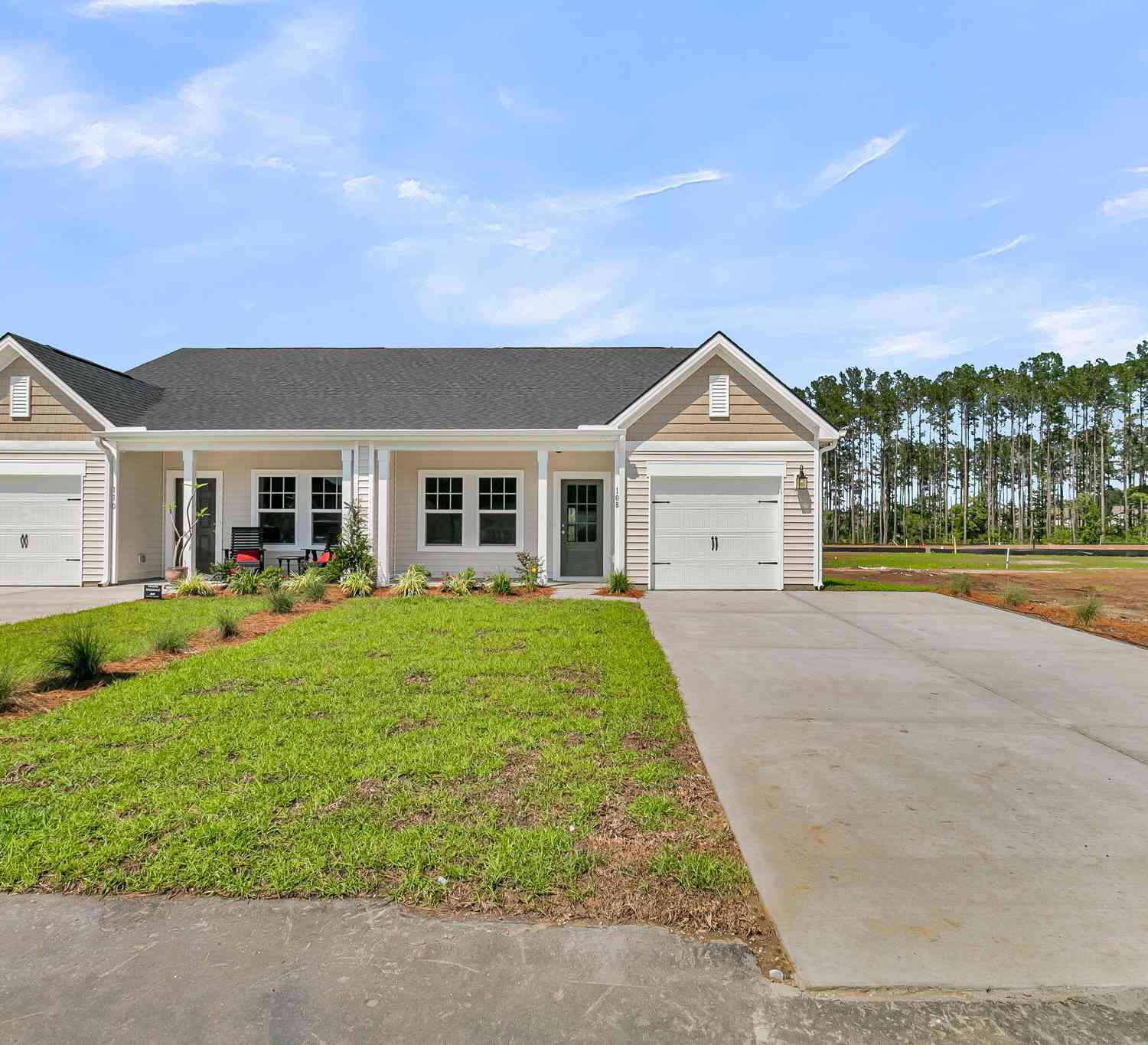 Homes For Sale - 1047 Dusk Drive<br/> Berkeley County, Summerville, SC 29486
