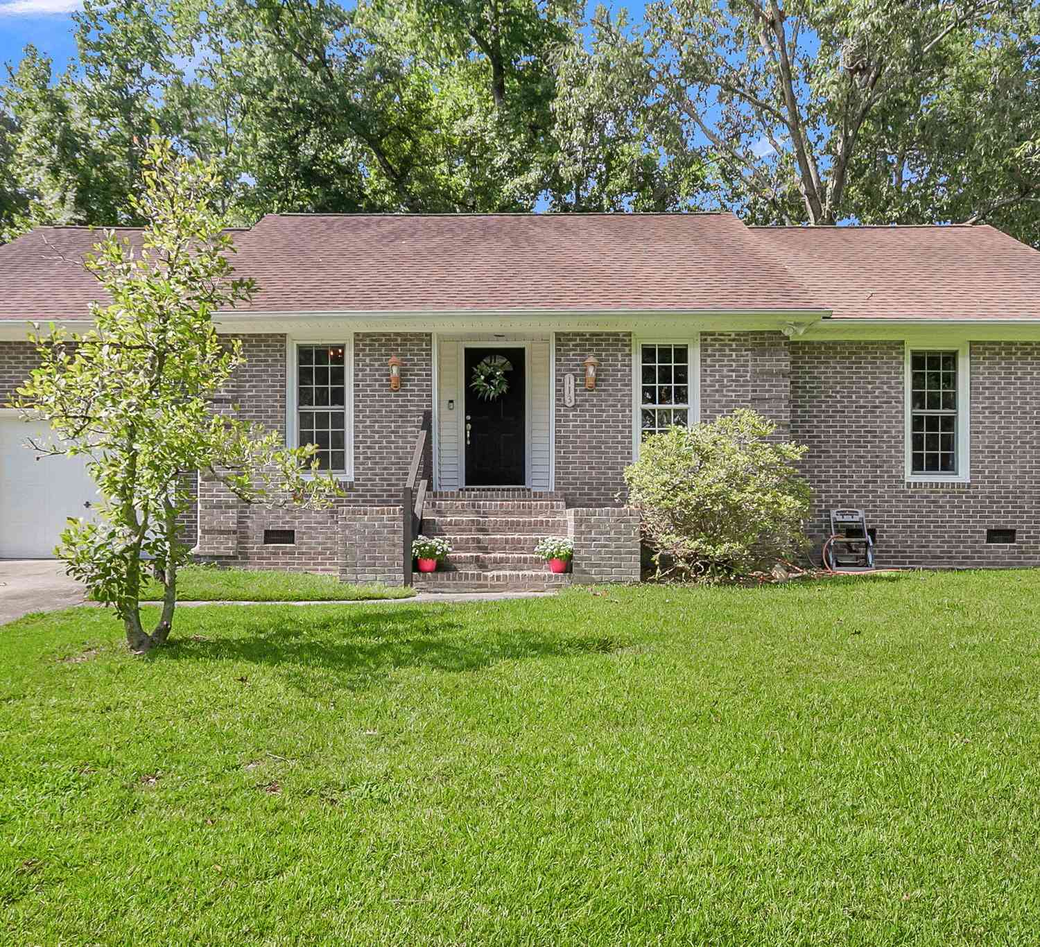 Homes For Sale - 113 Sawmill Drive<br/> Dorchester County, Summerville, SC 29483