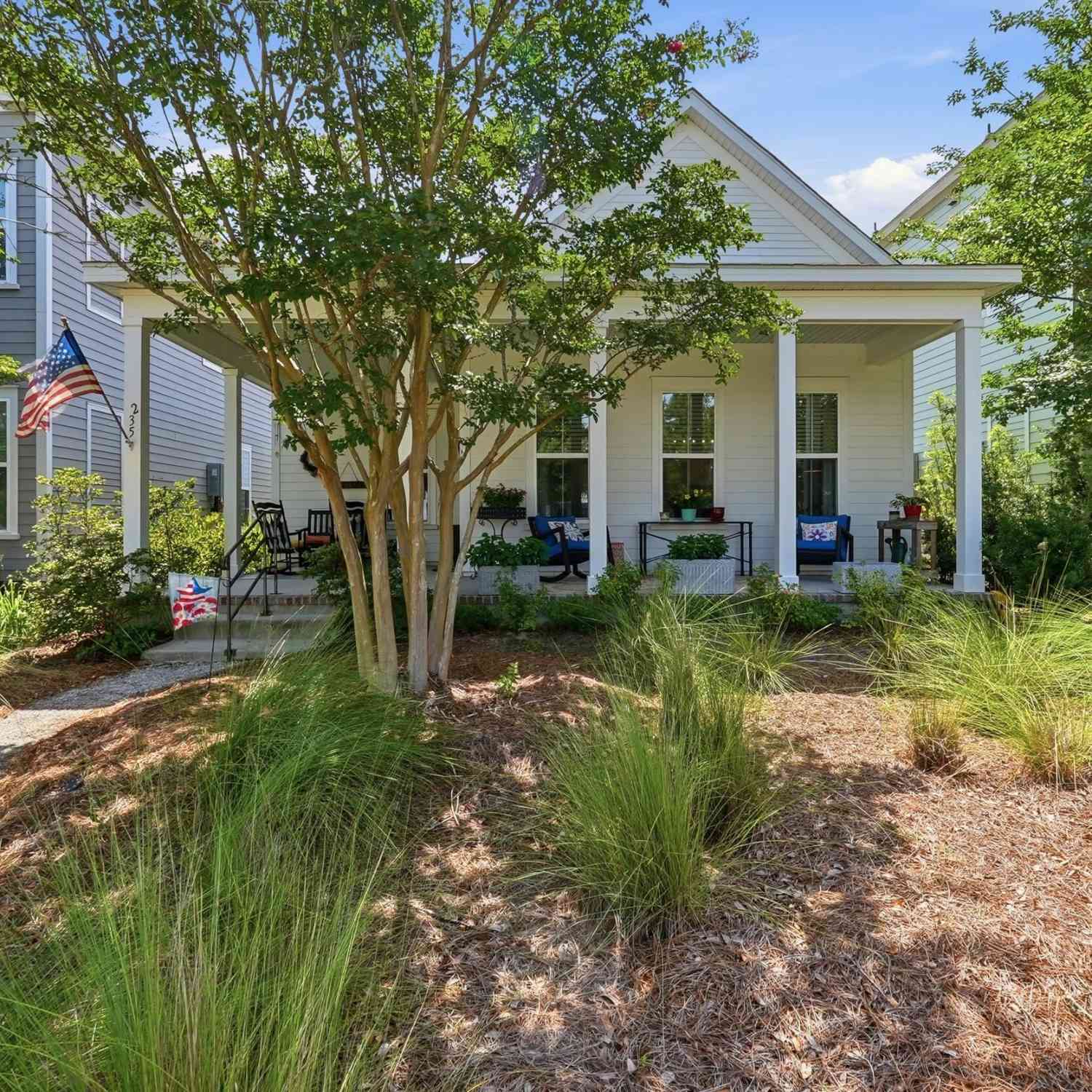 Homes For Sale - 235 Summers Drive<br/> Summerville, SC 29485