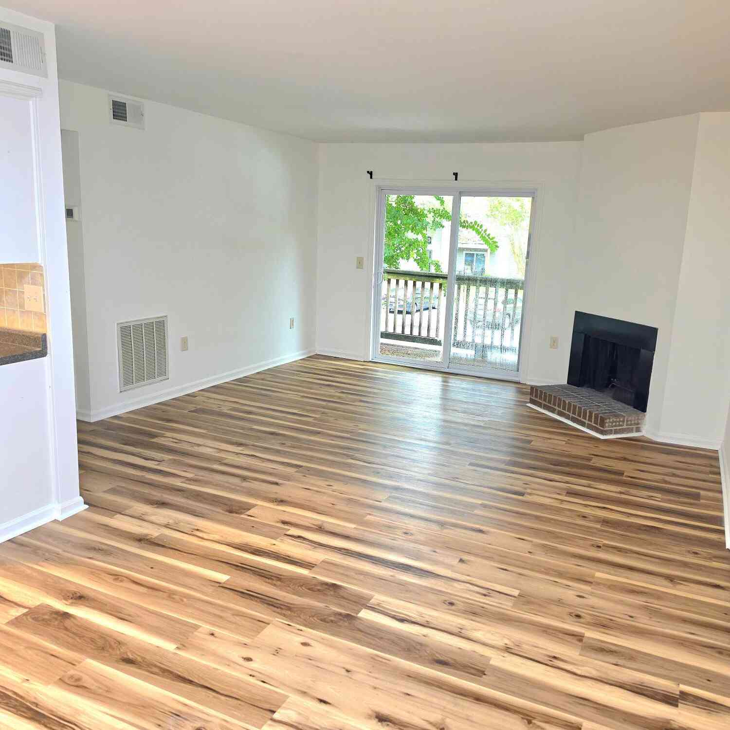 Condo For Sale - 1402 Camp Road #APT 14E<br/> Charleston County, Charleston, SC 29412