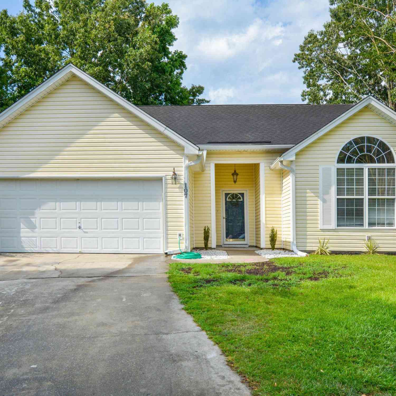 Homes For Rent - 107 Hialeah Court<br/> Summerville, SC 29483