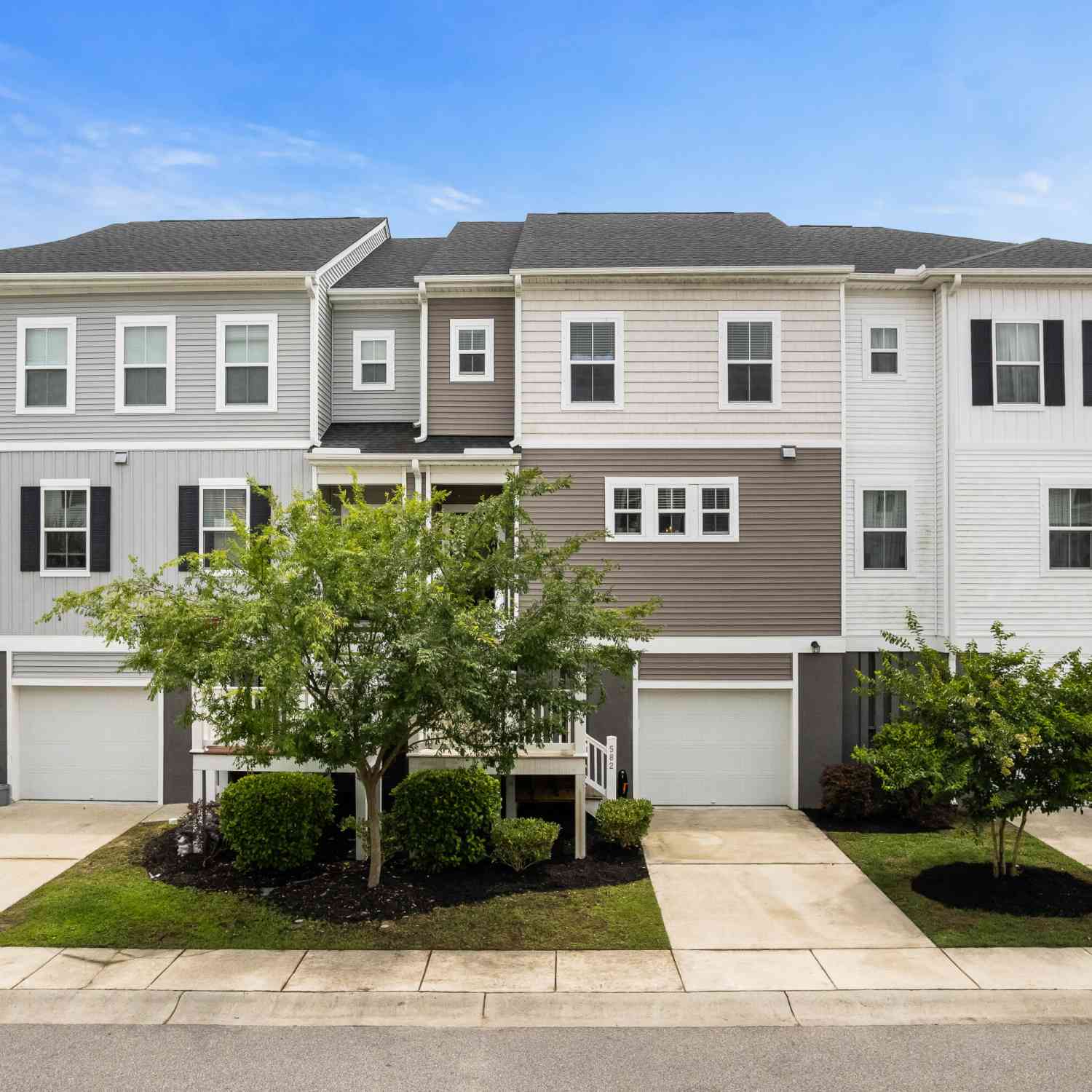 Townhouse For Sale - 582 Mclernon Trace<br/> Charleston County, Johns Island, SC 29455