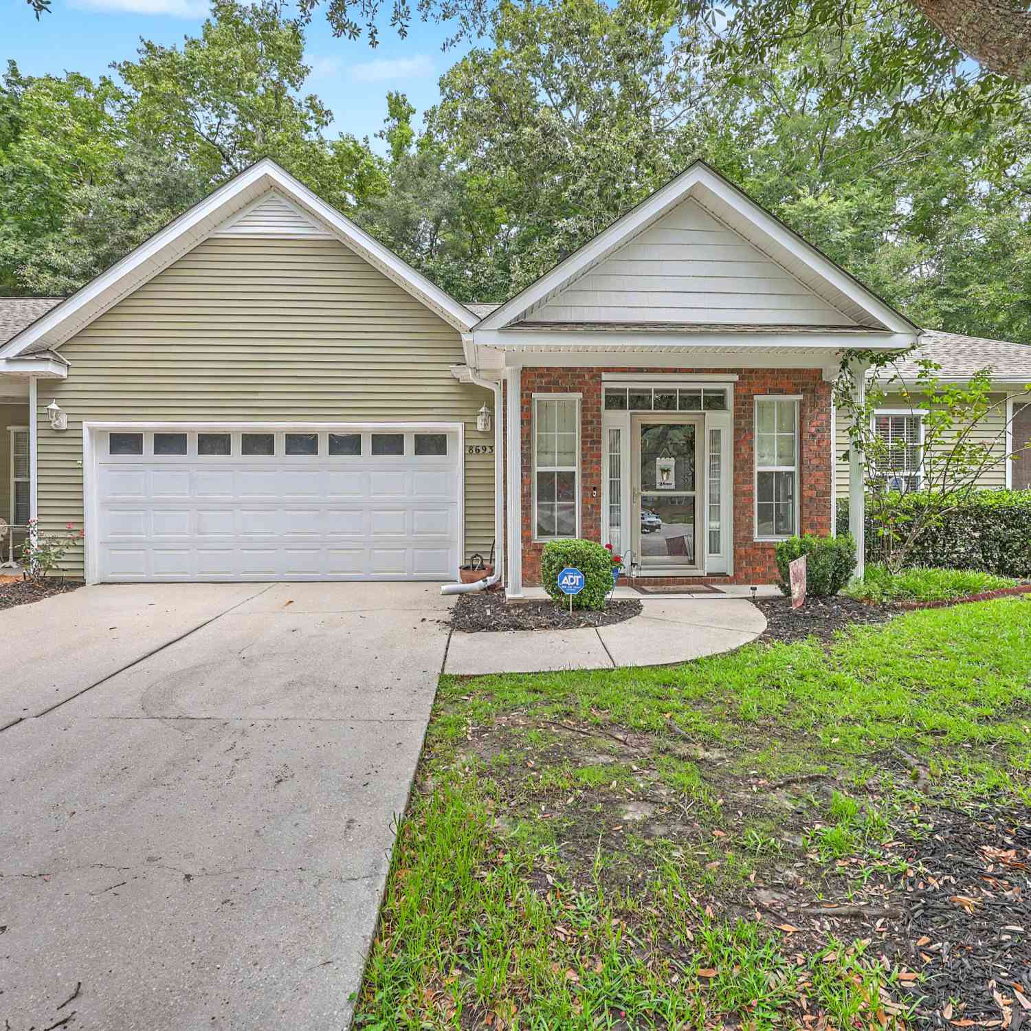 Townhouse For Sale - 8693 Grassy Oak Trail<br/> North Charleston, SC 29420