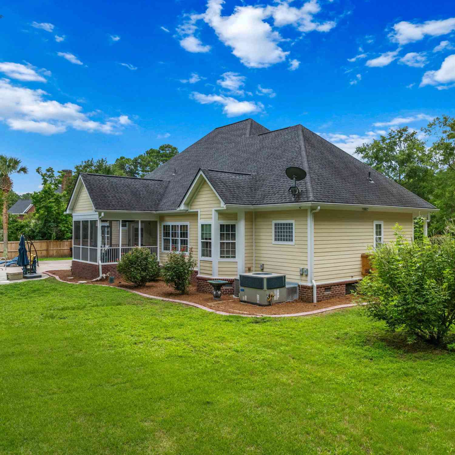 Homes For Sale - 1019 Englewood Court<br/> Dorchester County, Summerville, SC 29483