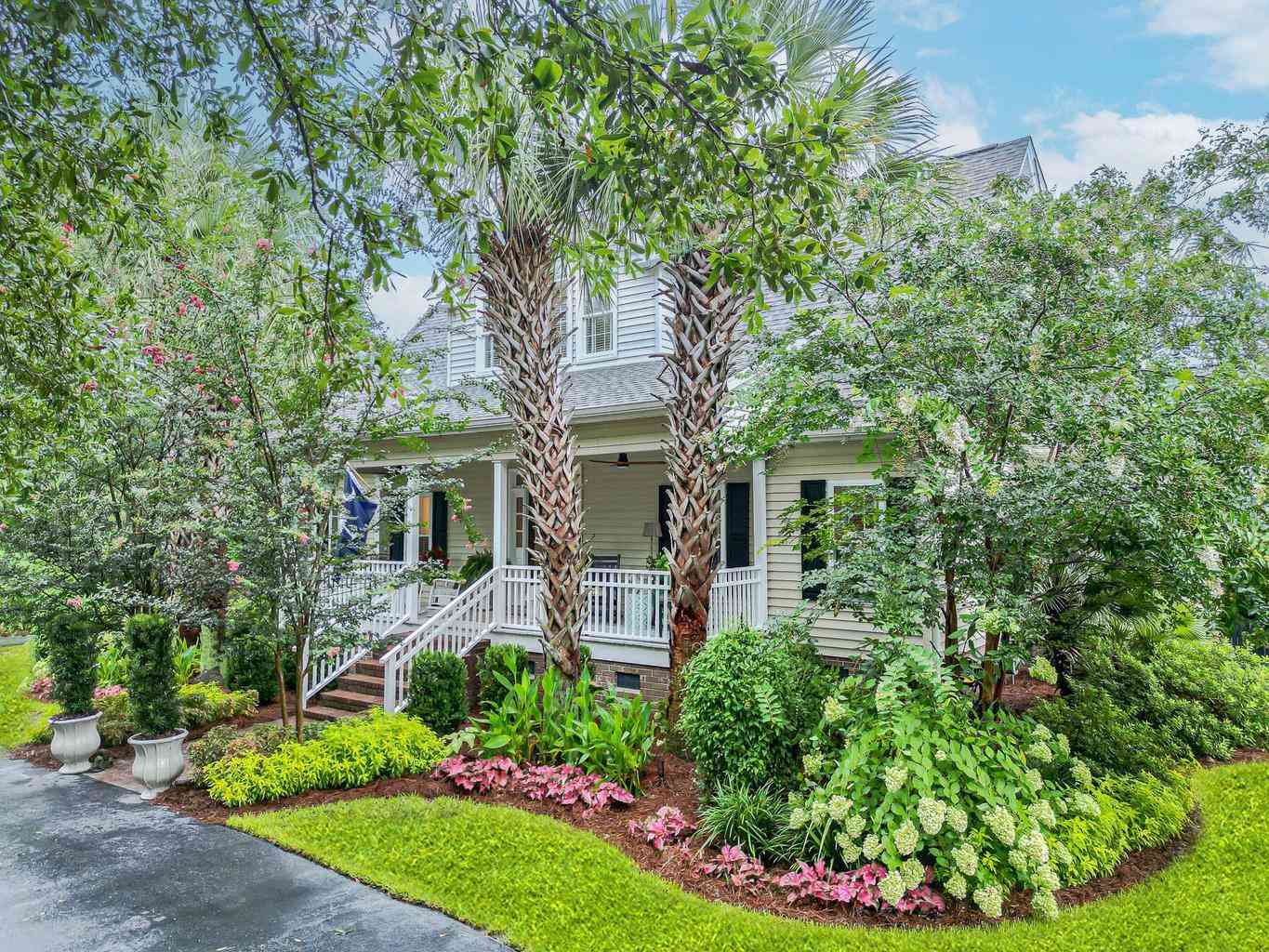 Homes For Sale - 208 Old Parsonage Road<br/> Summerville, SC 29483