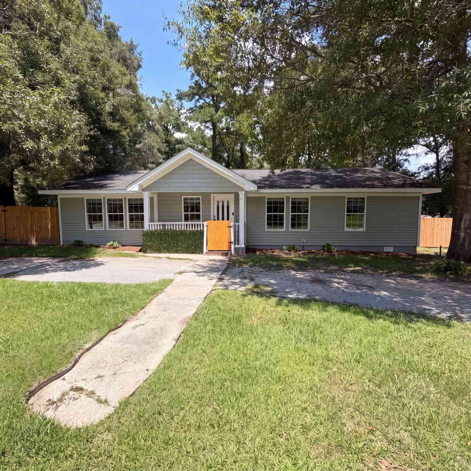 Homes For Sale - 829 W 2nd North Street<br/> Dorchester County, Summerville, SC 29483