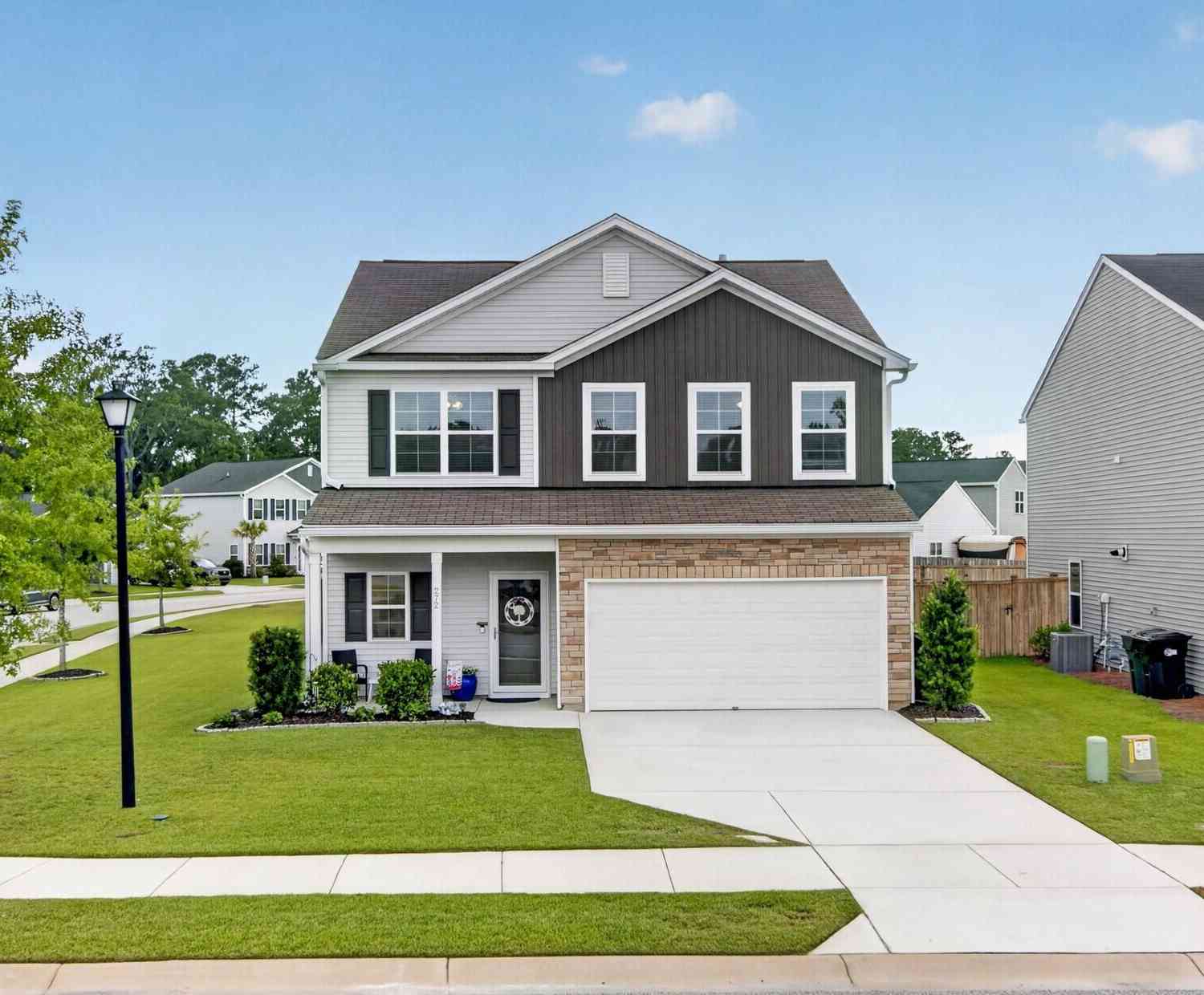 Homes For Sale - 272 Clydesdale Circle<br/> Summerville, SC 29486