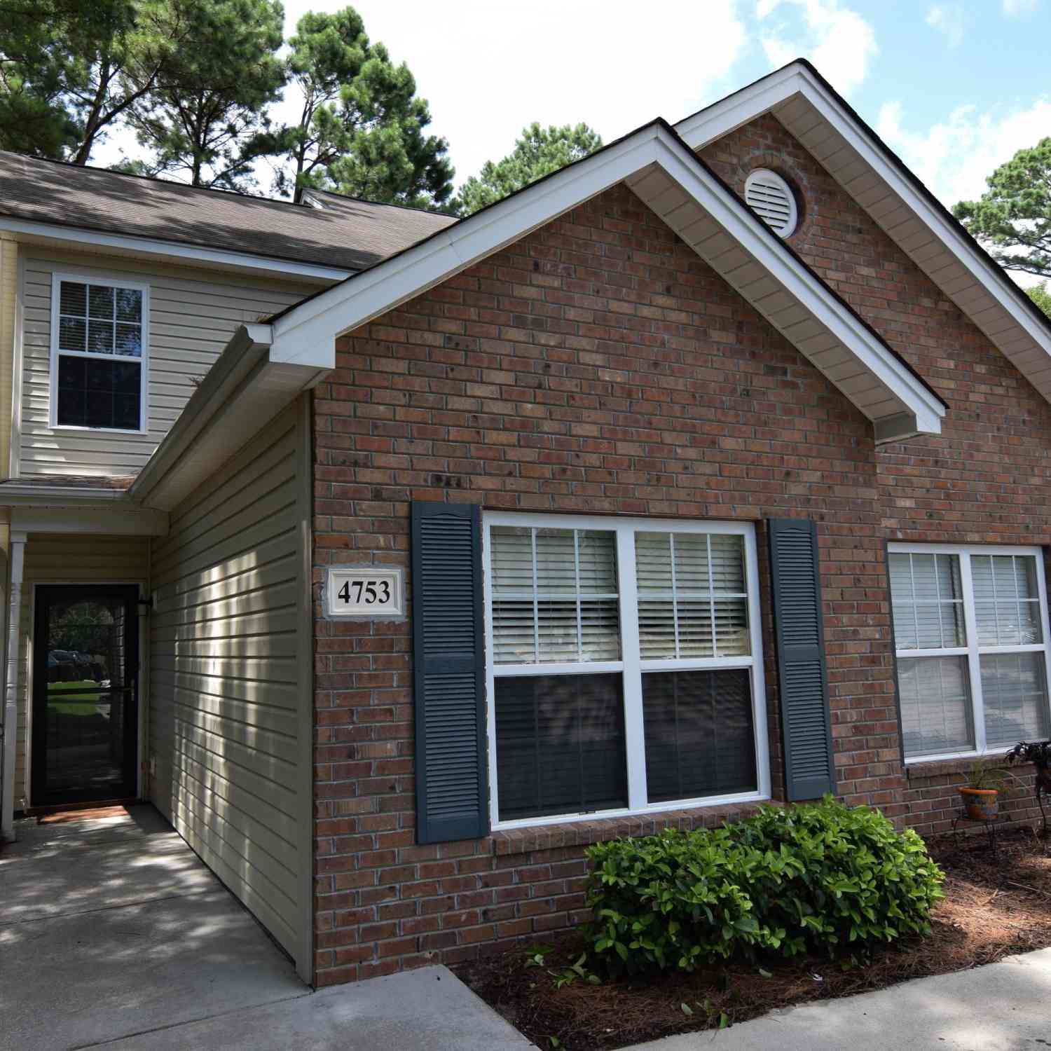 Townhouse For Sale - 4753 Skillmaster Court<br/> North Charleston, SC 29418