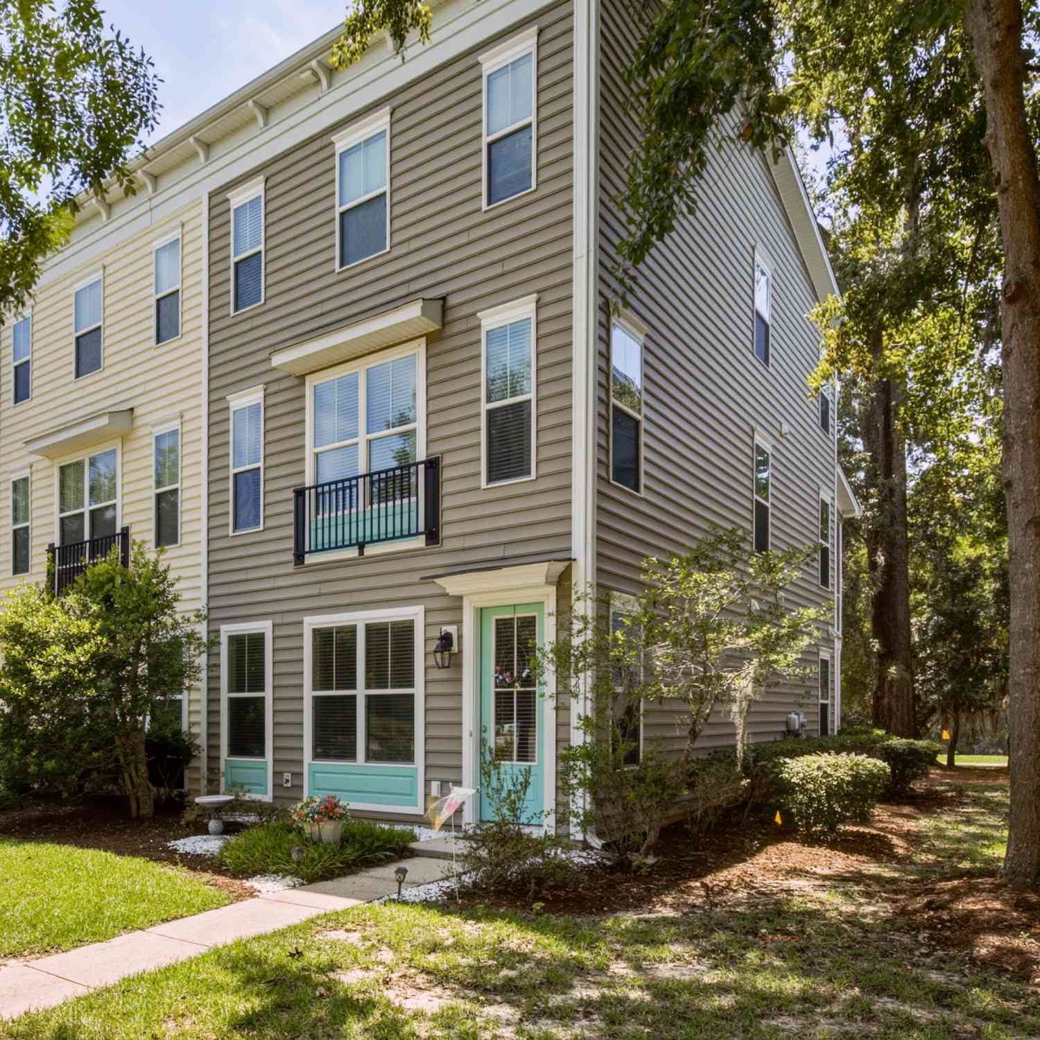 Townhouse For Sale - 1581 Bluewater Way<br/> Charleston, SC 29414
