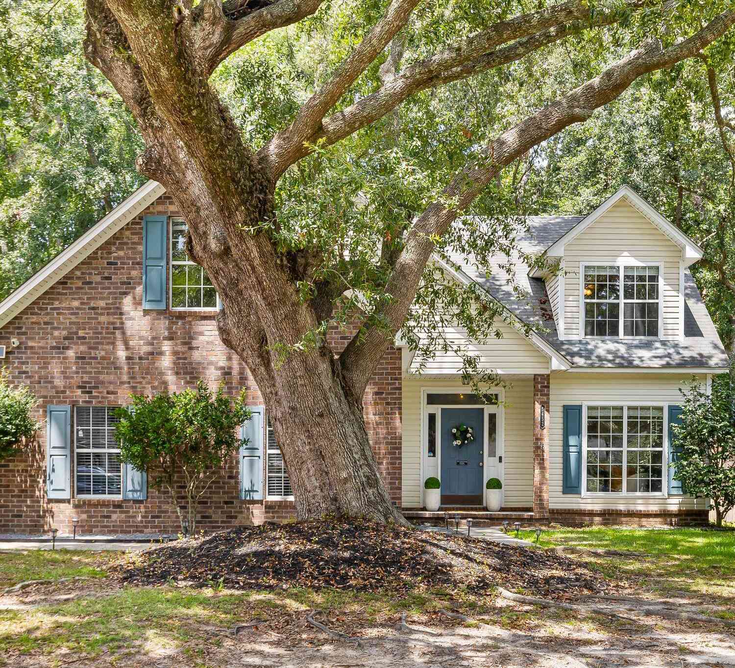 Homes For Sale - 5452 Roxbury Drive<br/> North Charleston, SC 29418