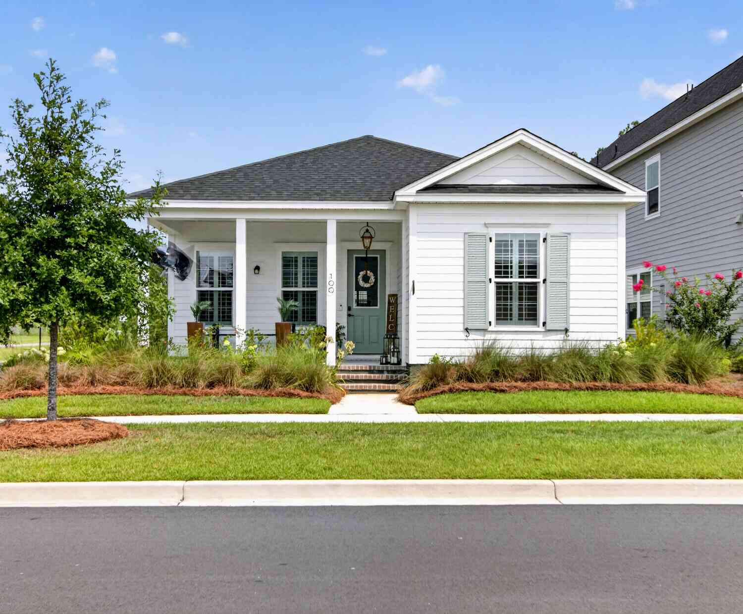 Homes For Sale - 100 Crimson Street<br/> Summerville, SC 29486
