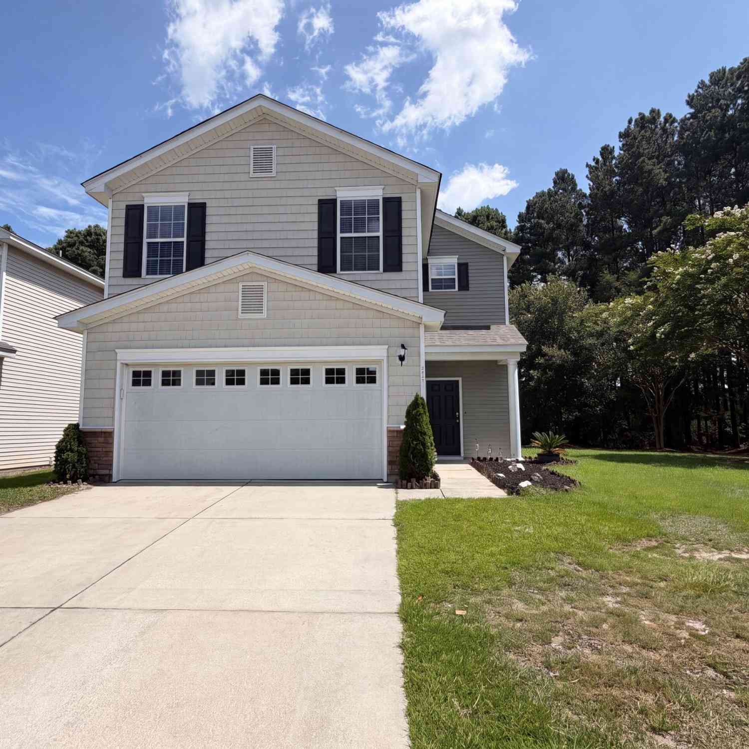Homes For Sale - 252 Cameron Street<br/> Summerville, SC 29486