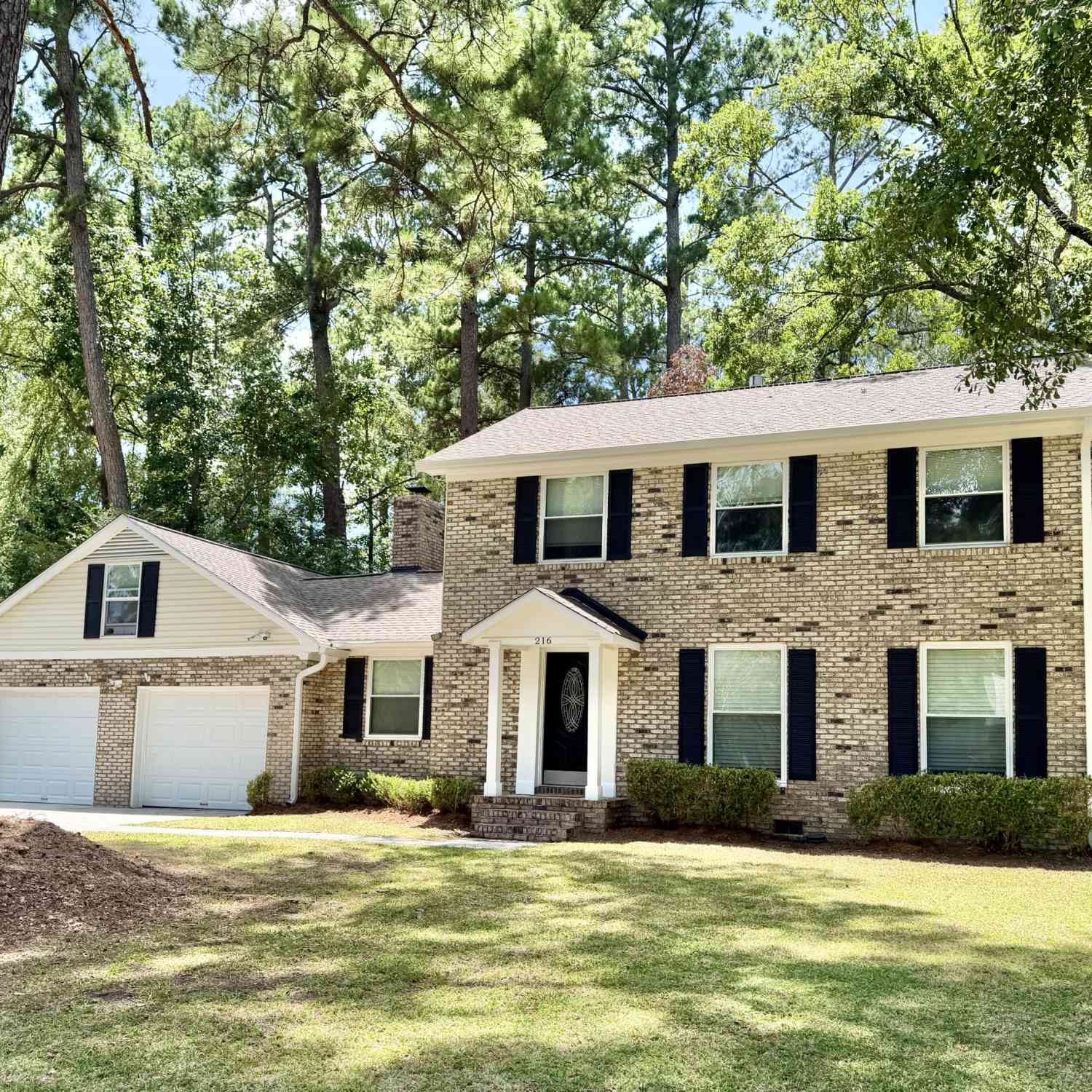 Homes For Sale - 216 Runnymede Lane<br/> Summerville, SC 29485