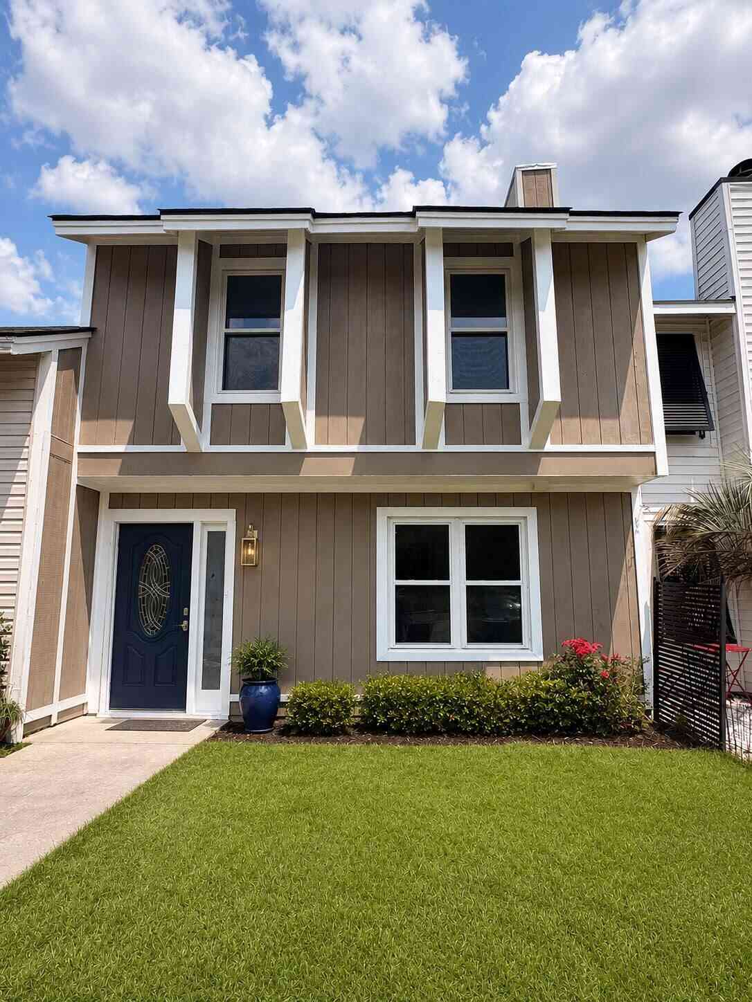 Townhouse For Sale - 11 Hunters Court<br/> Goose Creek, SC 29445