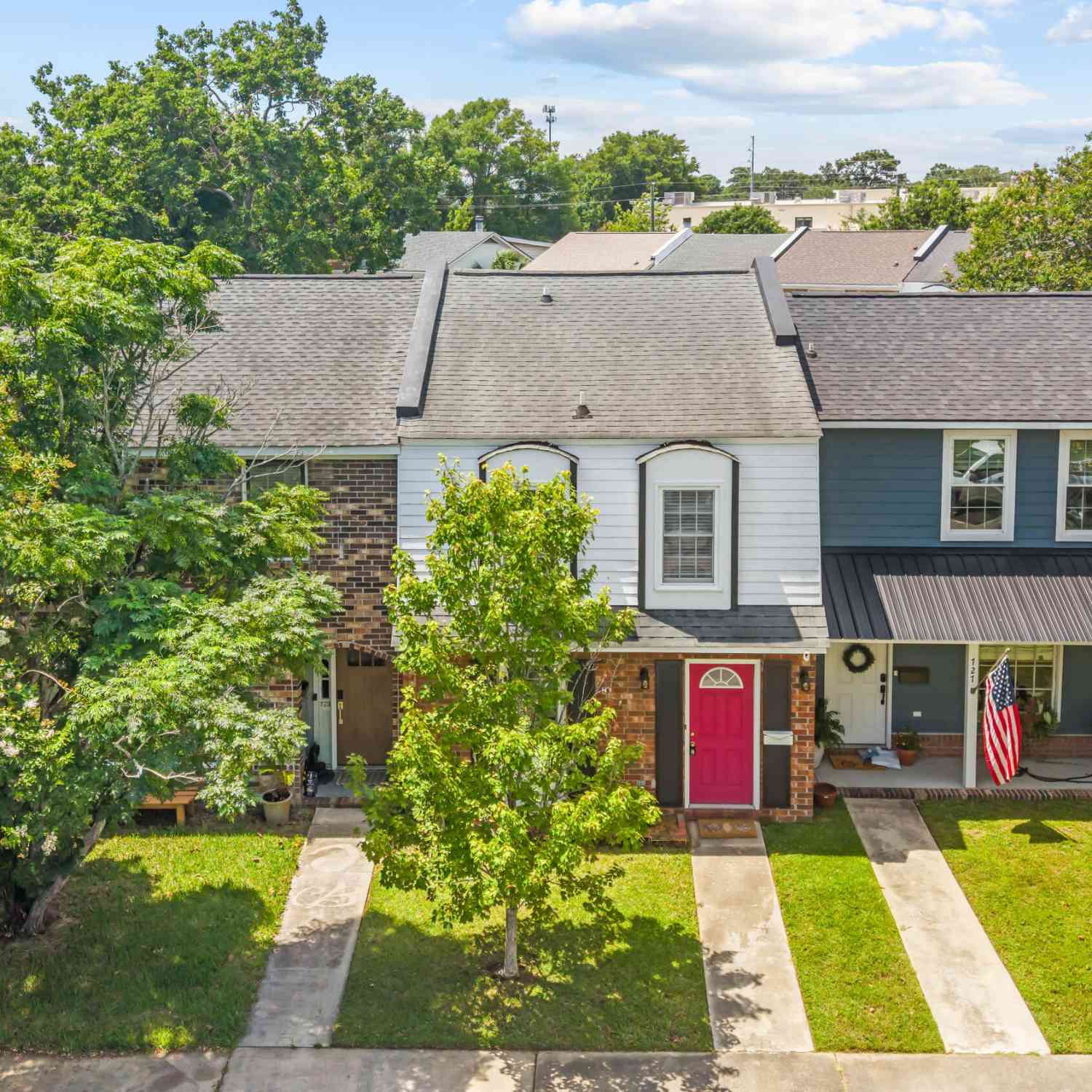 Townhouse For Sale - 725 Williamson Drive #B<br/> Mount Pleasant, SC 29464