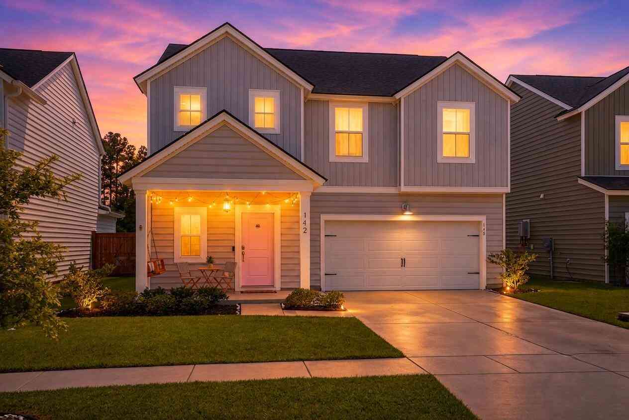 Homes For Sale - 142 Wood Sage Run<br/> Summerville, SC 29485