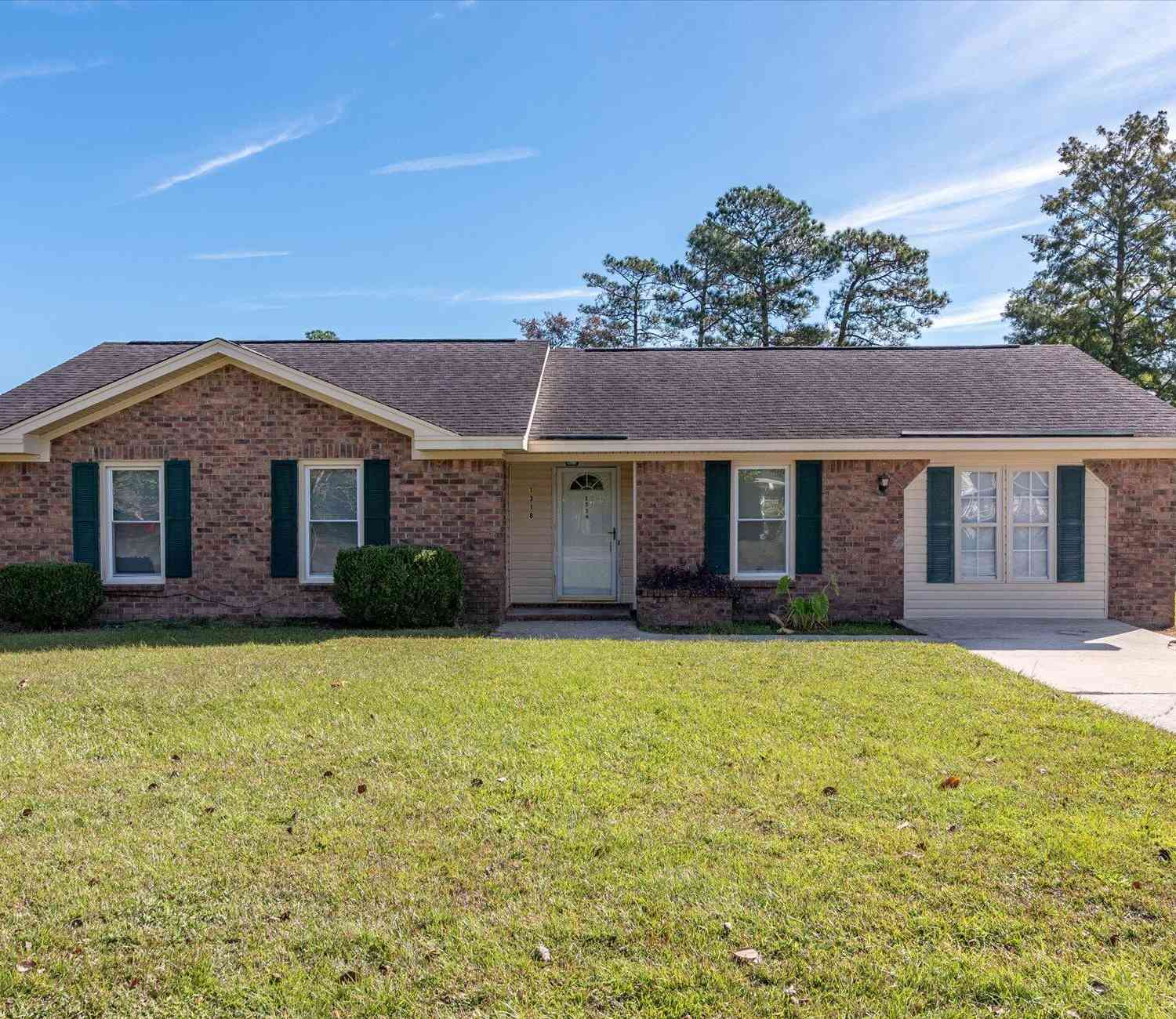 Homes For Sale - 1318 Hampton Drive<br/> Summerville, SC 29486