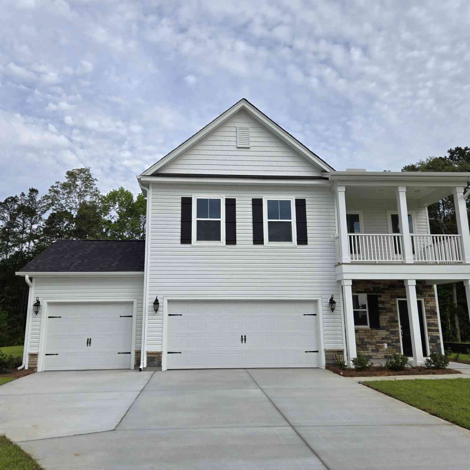 Homes For Sale - 200 Darby Meadow Lane<br/> Ridgeville, SC 29472