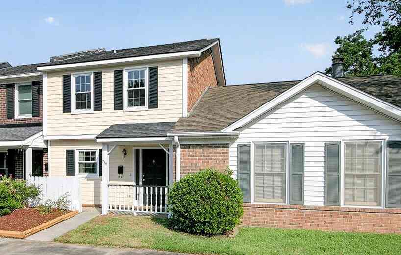 Townhouse For Sale - 719 Williamson Drive #D<br/> Mount Pleasant, SC 29464